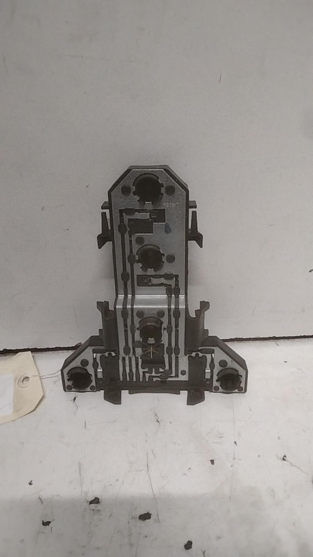 Base portalampade fanale posteriore sinistro VOLKSWAGEN GOLF 4 Diésel - 1