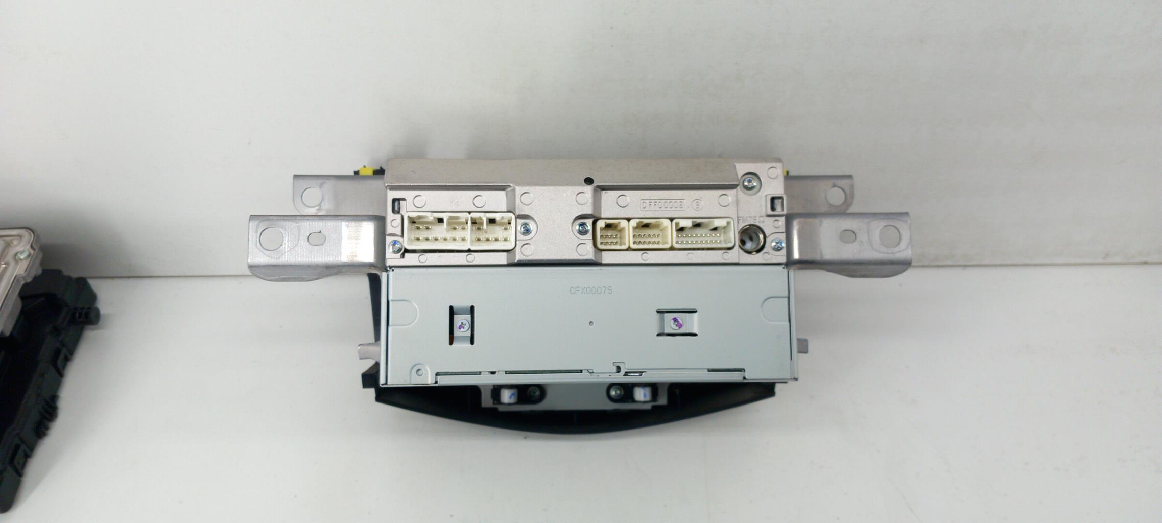 Autoradio originale TOYOTA RAV4 3 PHASE 1 Diésel - 1