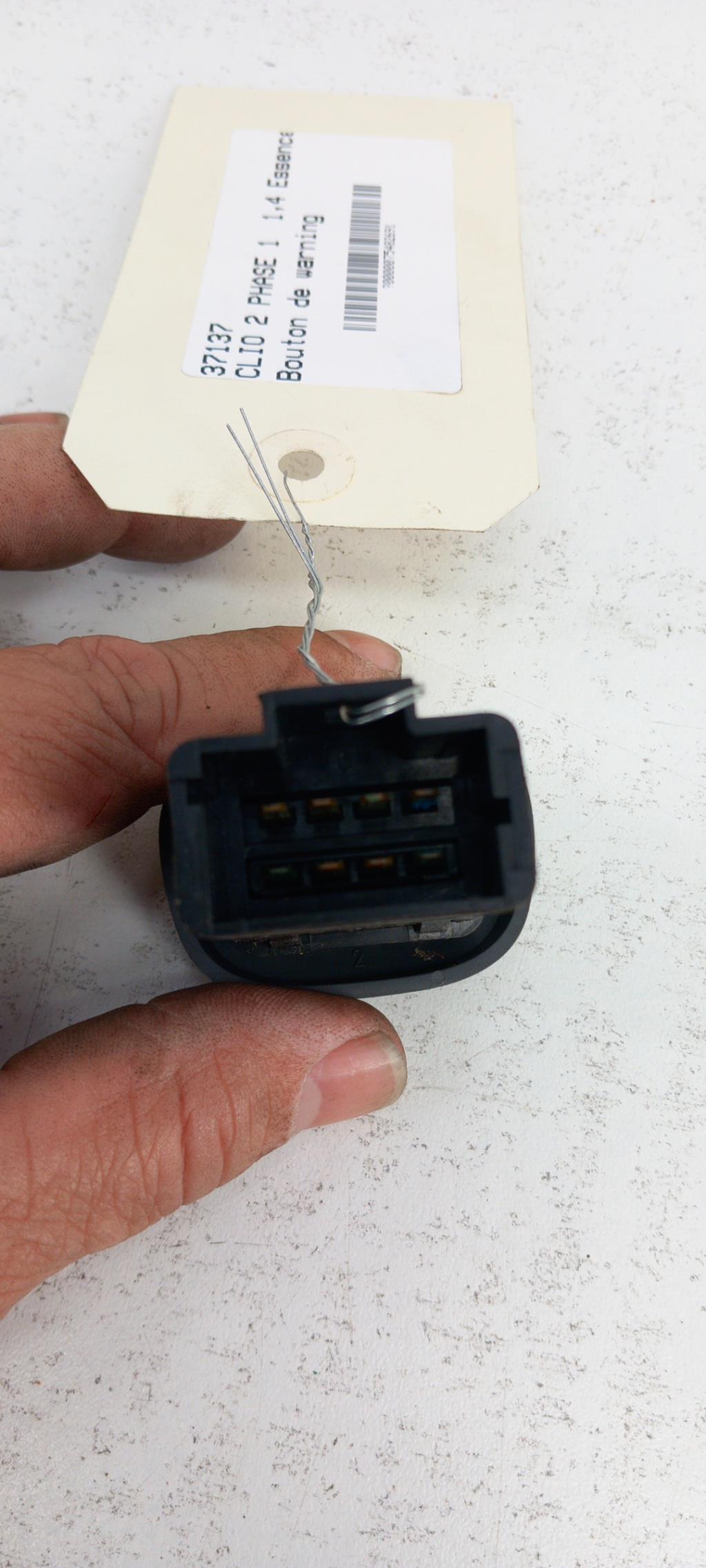 Bouton de warning RENAULT CLIO 2 PHASE 1 Essence - 1