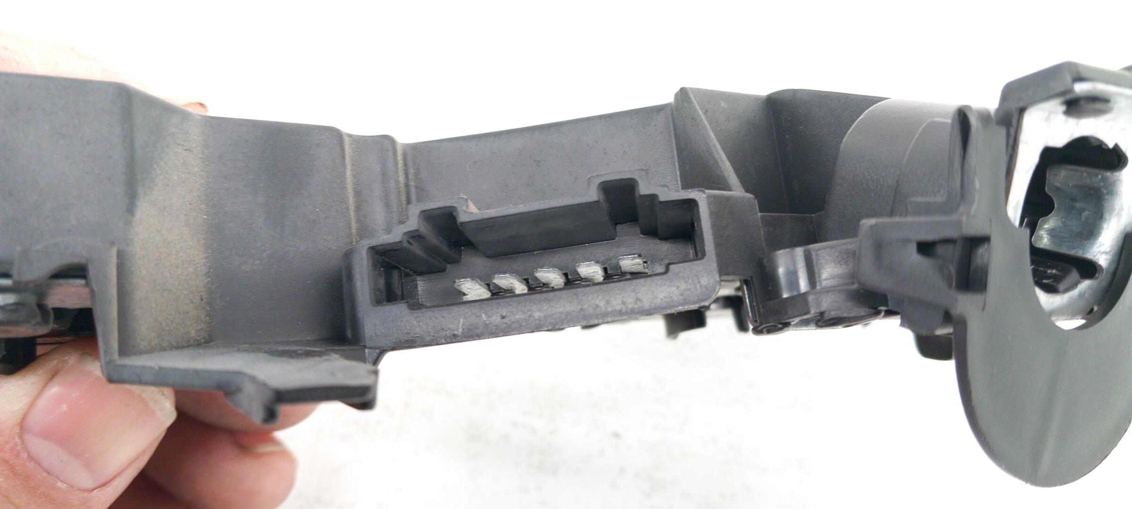 Base portalampade fanale posteriore sinistro VOLKSWAGEN POLO 3 PHASE 1 Diésel - 1
