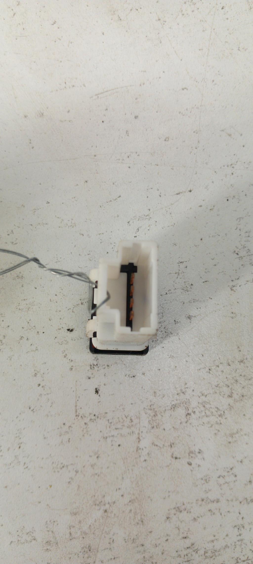 Interruttore luci emergenza NISSAN QASHQAI 1 PHASE 2 Diésel - 1
