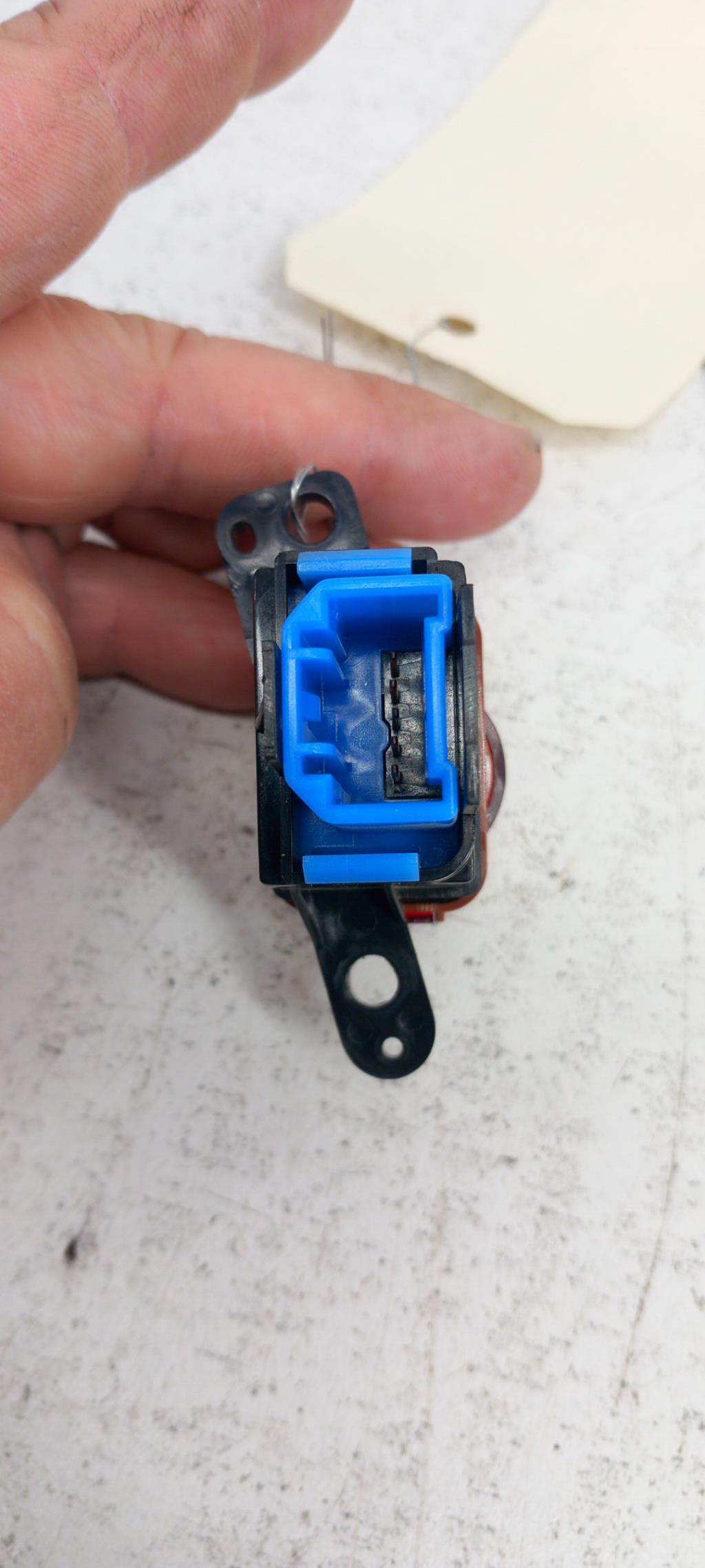Bouton de warning HONDA CIVIC 8 PHASE 2 Essence - 1