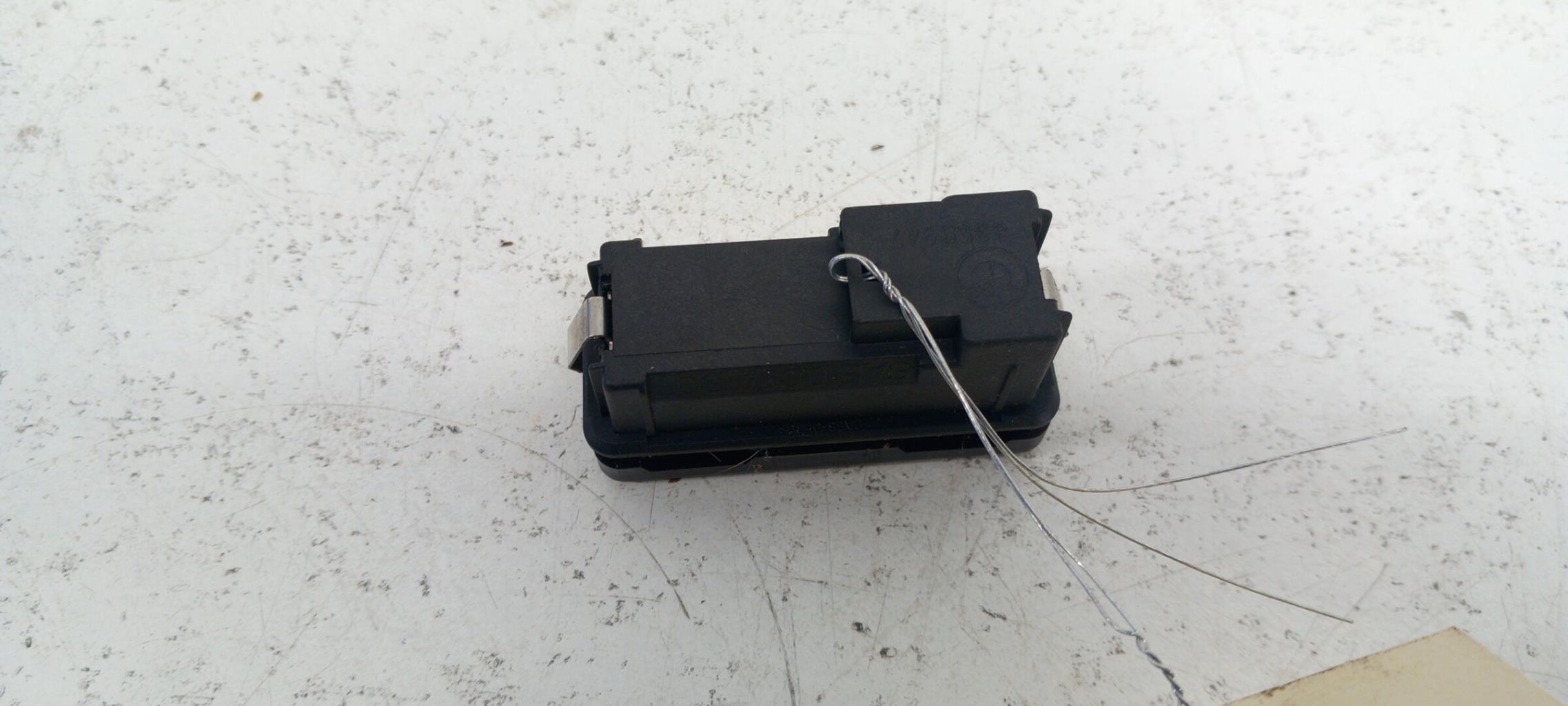 Bouton de warning BMW SERIE 5 E39 PHASE 1 Diesel - 1