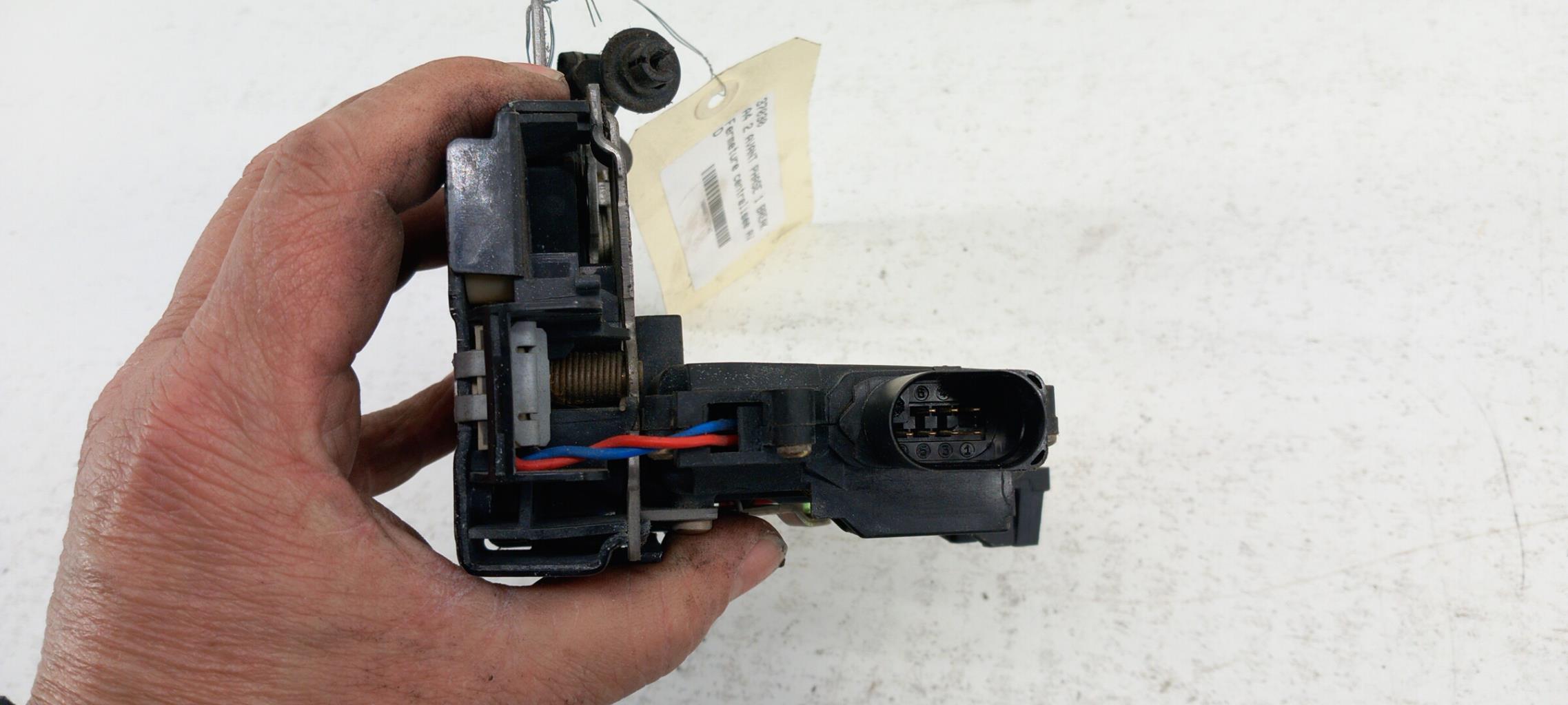 Chiusura centralizzata anteriore destra AUDI A4 2 AVANT PHASE 1 BREAK Diésel - 1