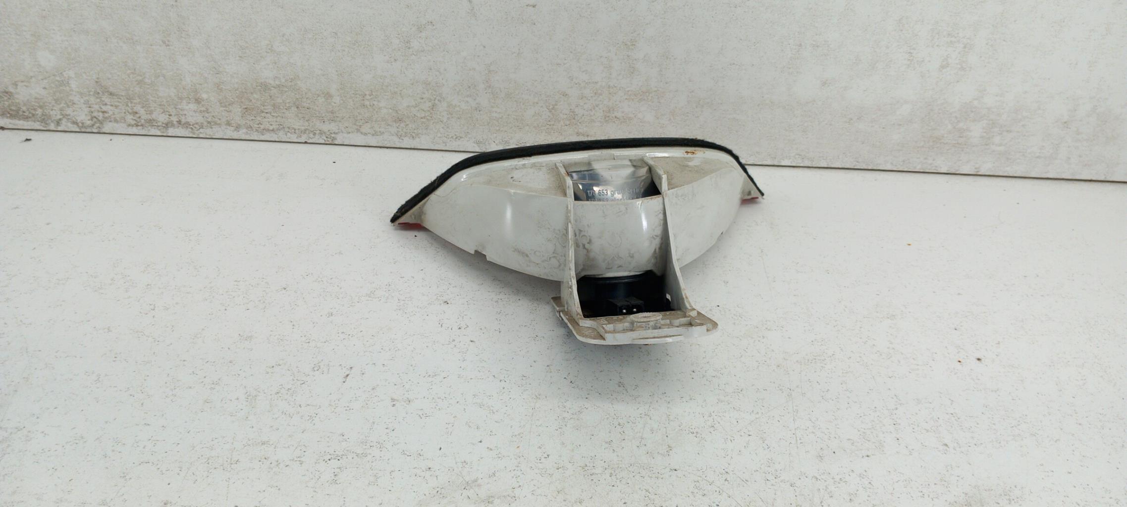 Feu arriere stop central BMW SERIE 5 E39 PHASE 1 Diesel - 1