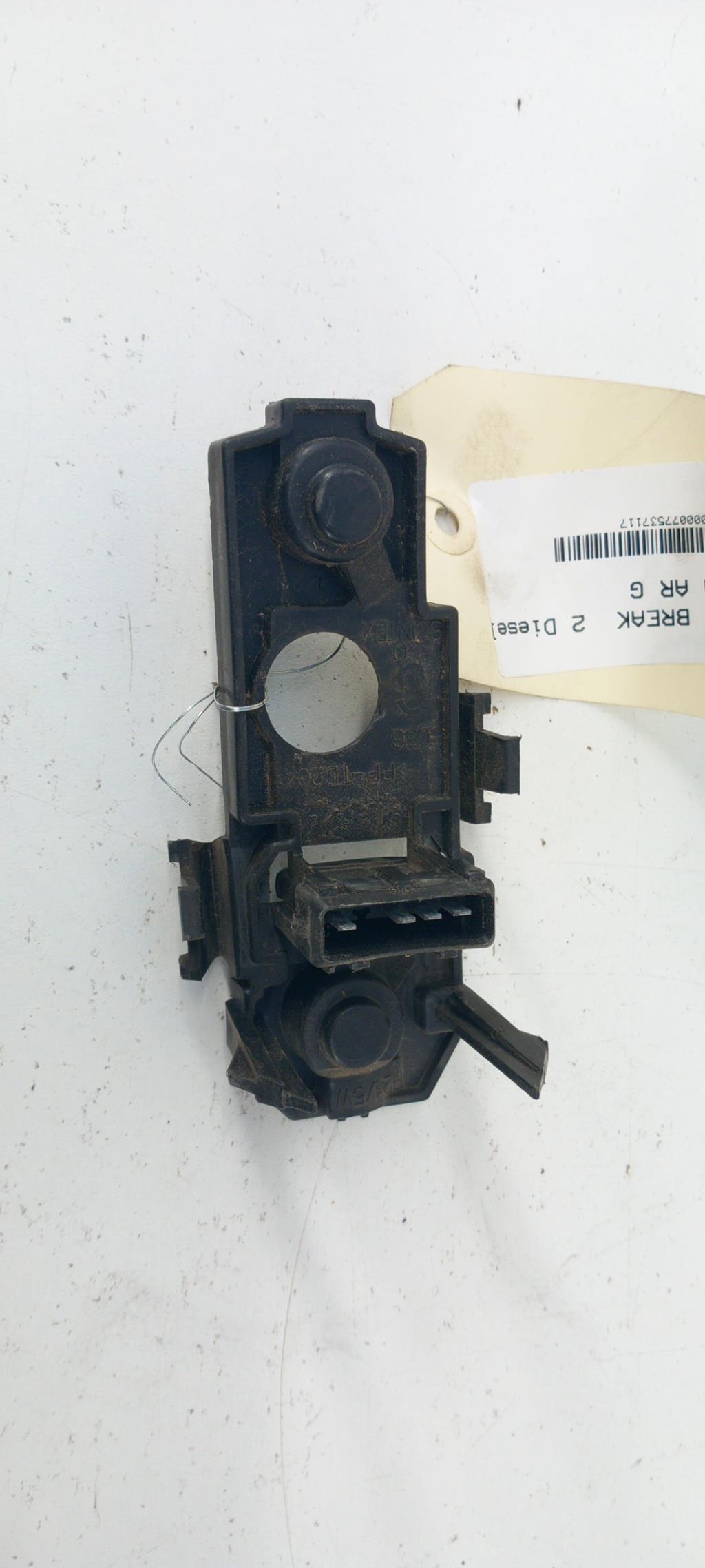 Base portalampade fanale posteriore sinistro PEUGEOT 406 PHASE 2 BREAK Diésel - 1