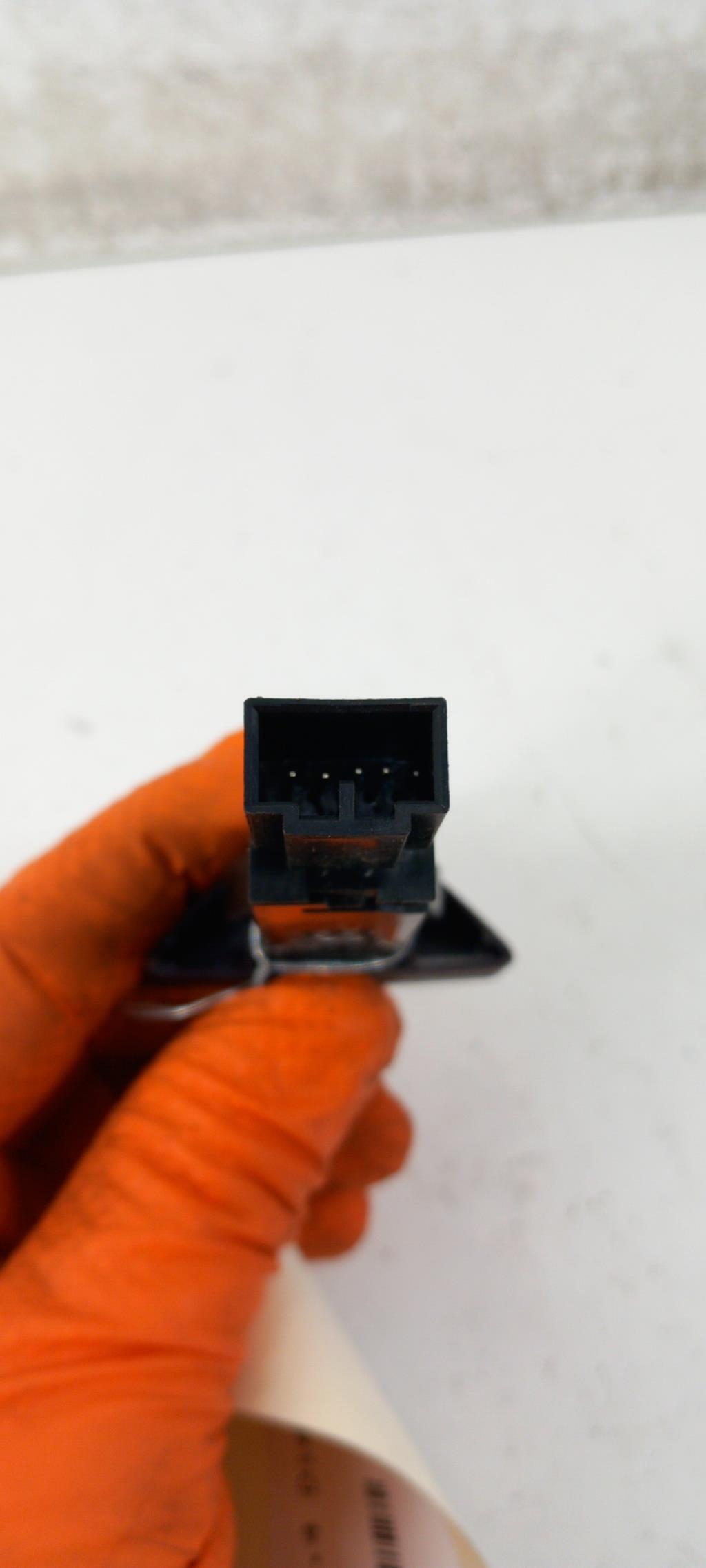 Bouton de warning VOLVO S 60 1 PHASE 1 Diesel - 1