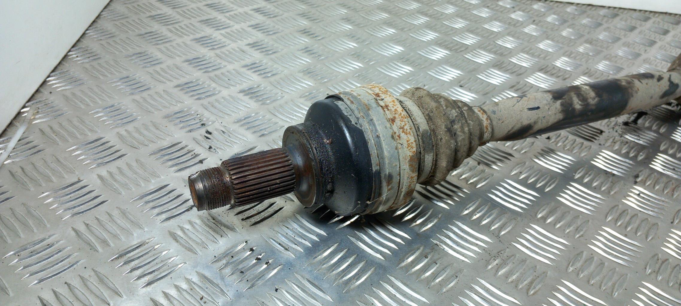 Giunto cardanico posteriore sinistro (trasmissione) BMW SERIE 5 E39 PHASE 1 Diésel - 1