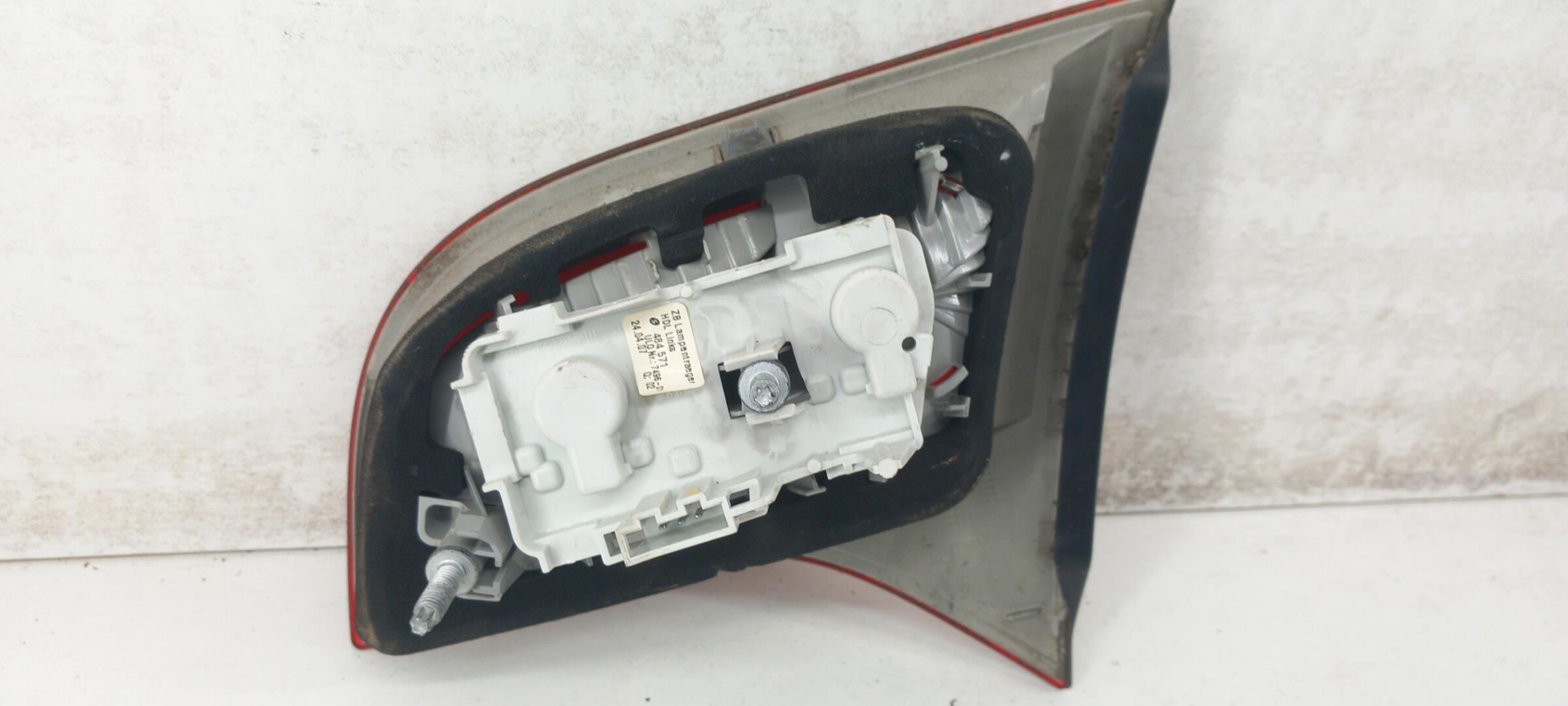 Feu arriere secondaire gauche (feux) AUDI A4 2 AVANT PHASE 2 BREAK Diesel - 1