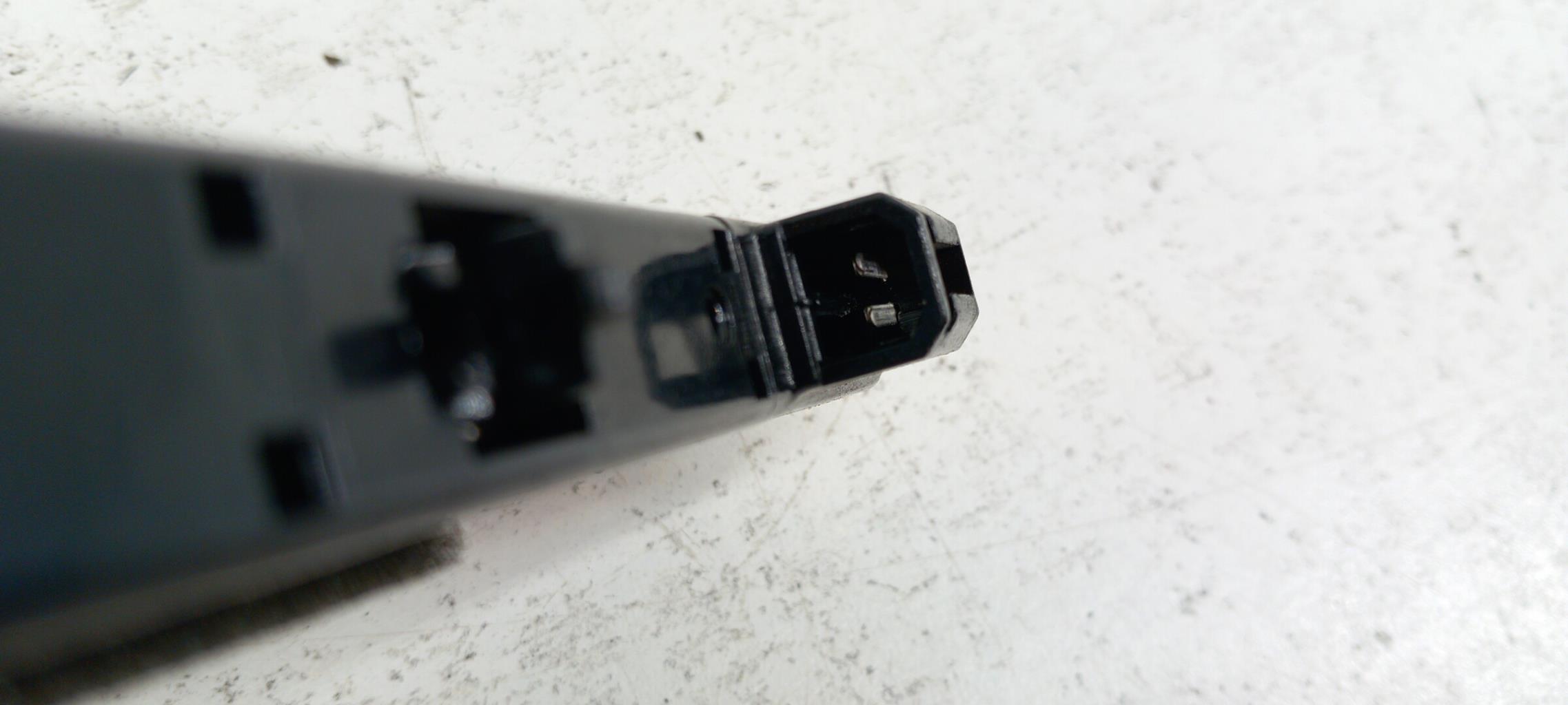 Feu arriere stop central ALFA ROMEO 159 Diesel - 1