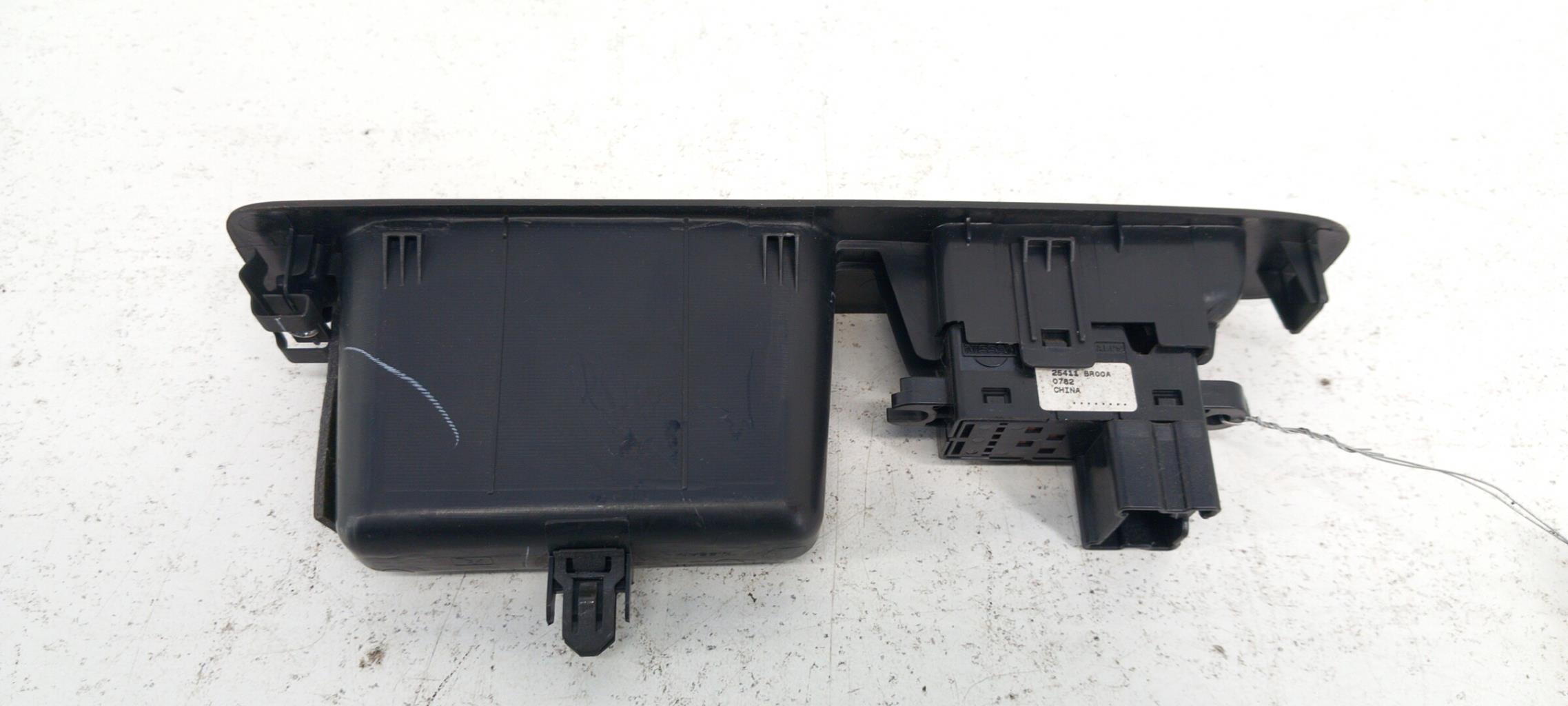 Interruttore lavacristalli posteriore destro NISSAN QASHQAI 1 PHASE 2 Diésel - 1