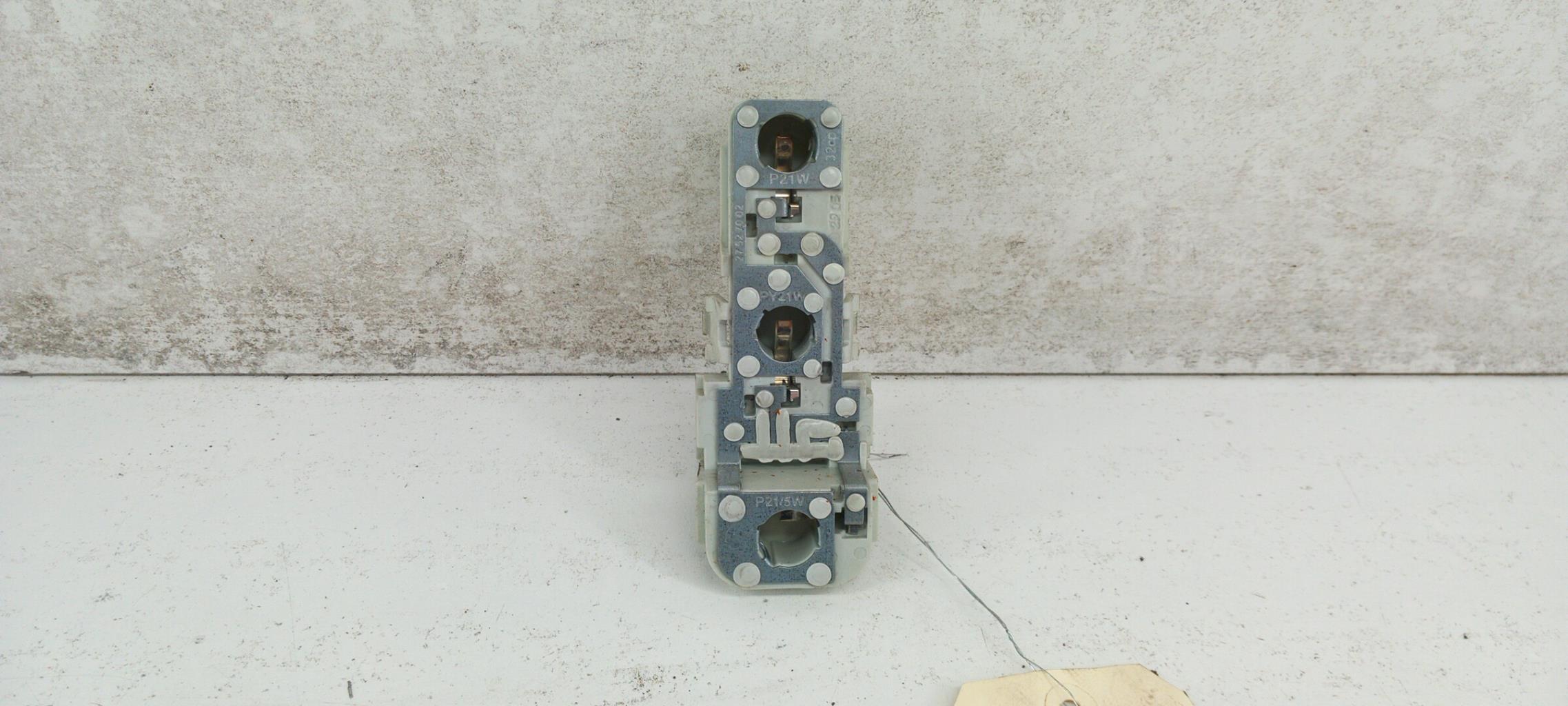 Base portalampade fanale posteriore destro MERCEDES CLASSE B 245 PHASE 1 Diésel - 1
