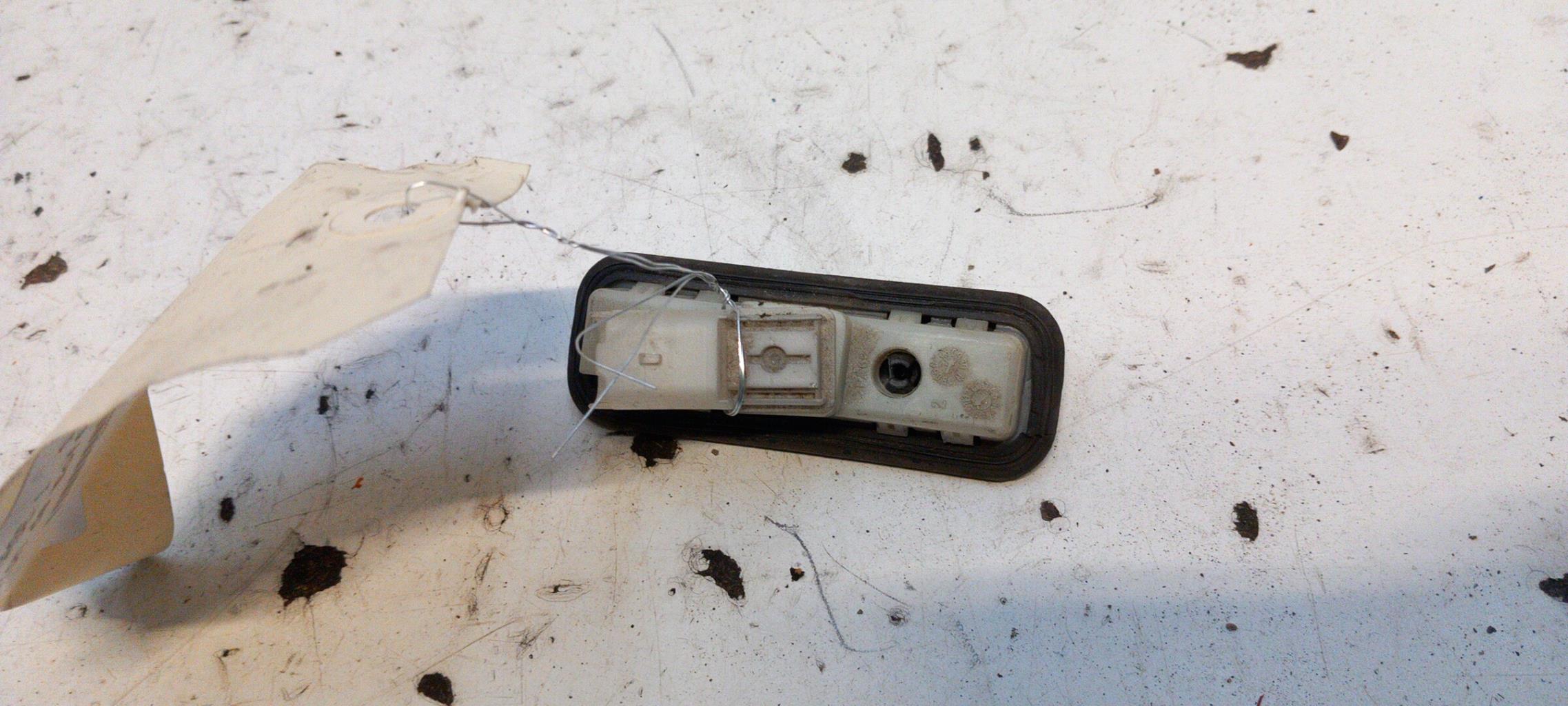 Bouton de coffre CITROEN C3 2 PHASE 1 Diesel - 1