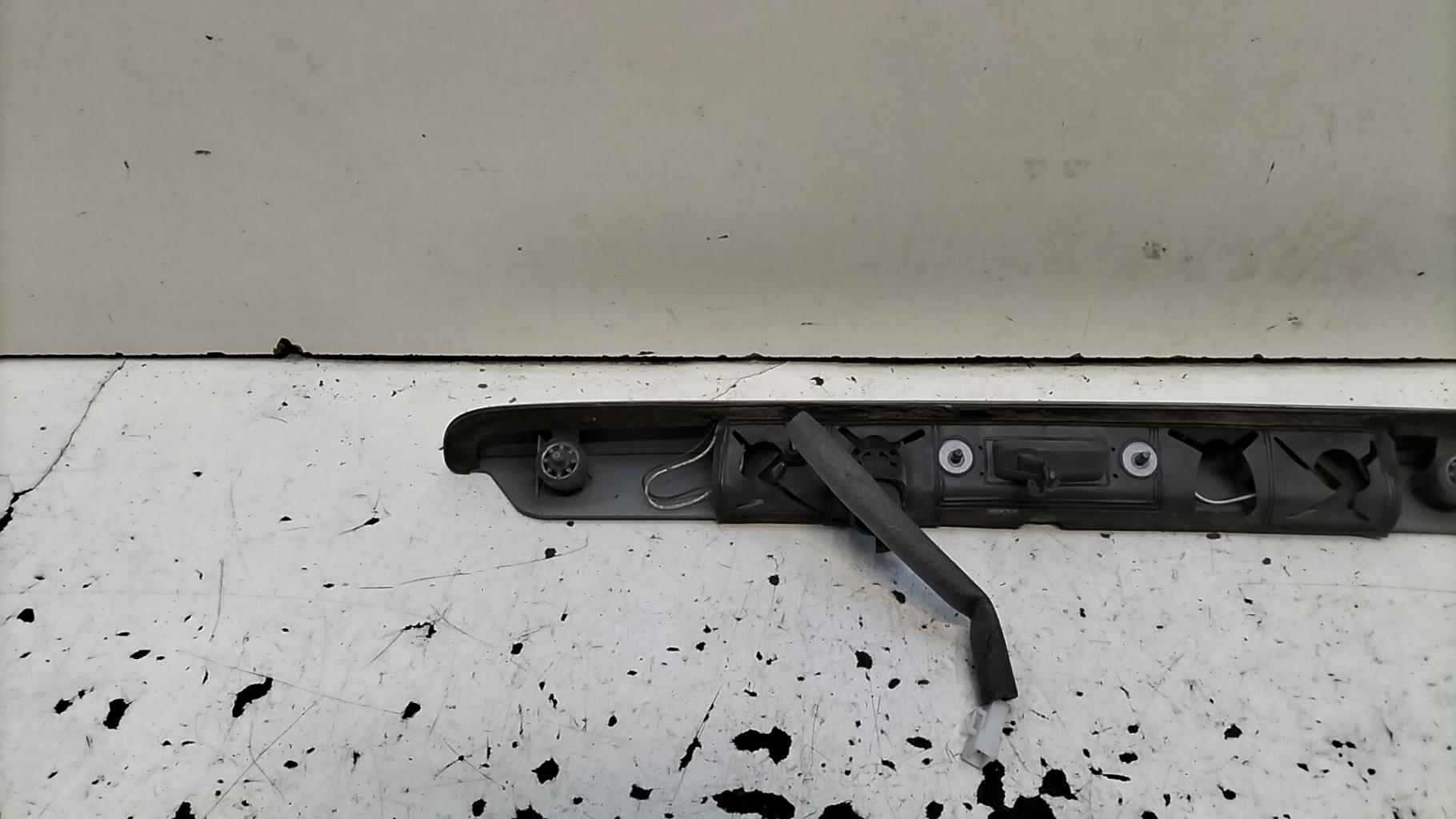 Bouton de coffre VOLVO V 70 1 PHASE 1 BREAK Essence - 1