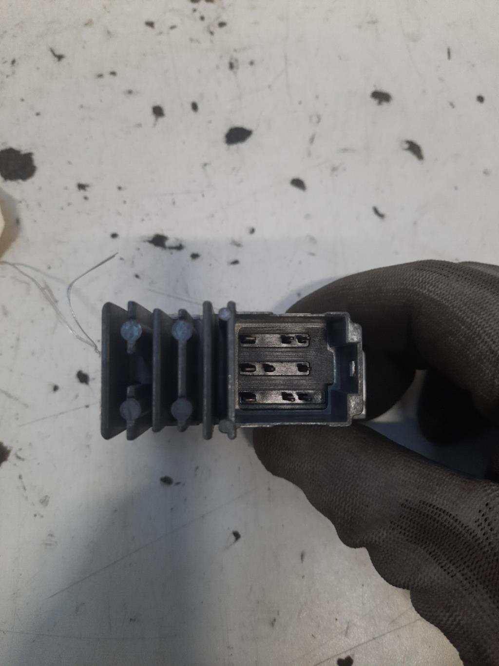Bouton de warning FORD FOCUS 1 BREAK Diesel - 1