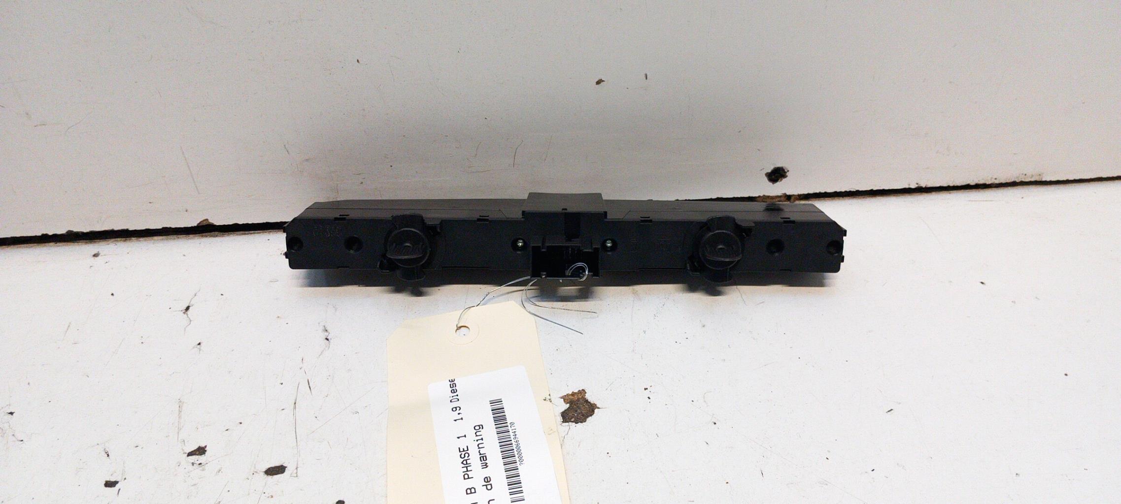Bouton de warning OPEL ZAFIRA B PHASE 1 Diesel - 1