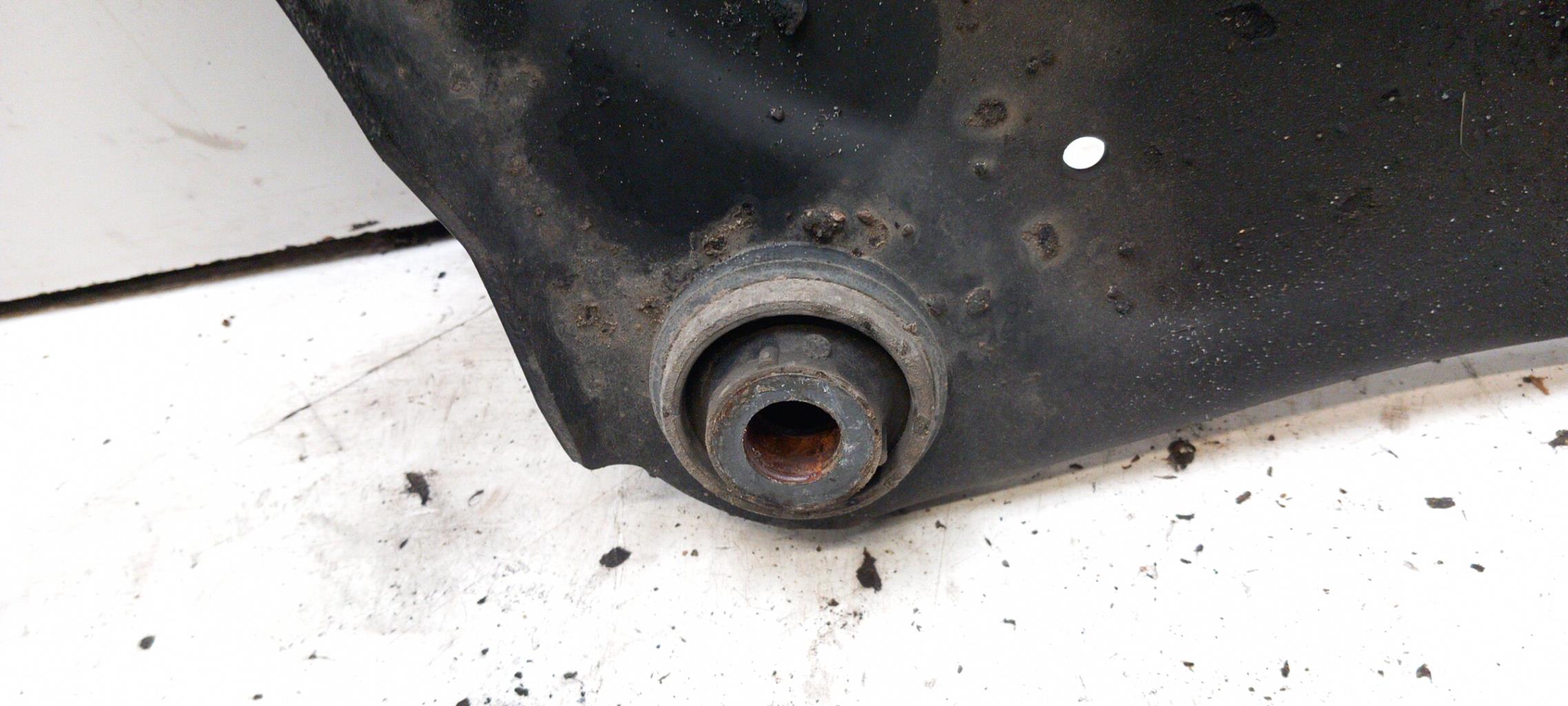 Braccio sospensione inferiore anteriore destro RENAULT SCENIC 3 PHASE 1 Diésel - 1