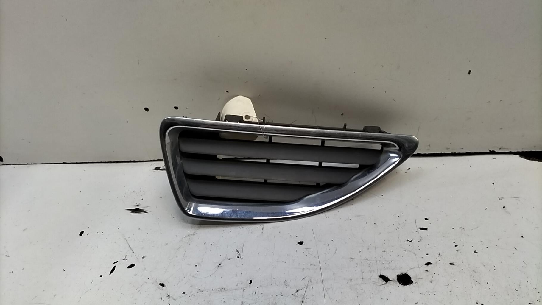 Calandre gauche RENAULT MEGANE 1 PHASE 2 Essence - 1
