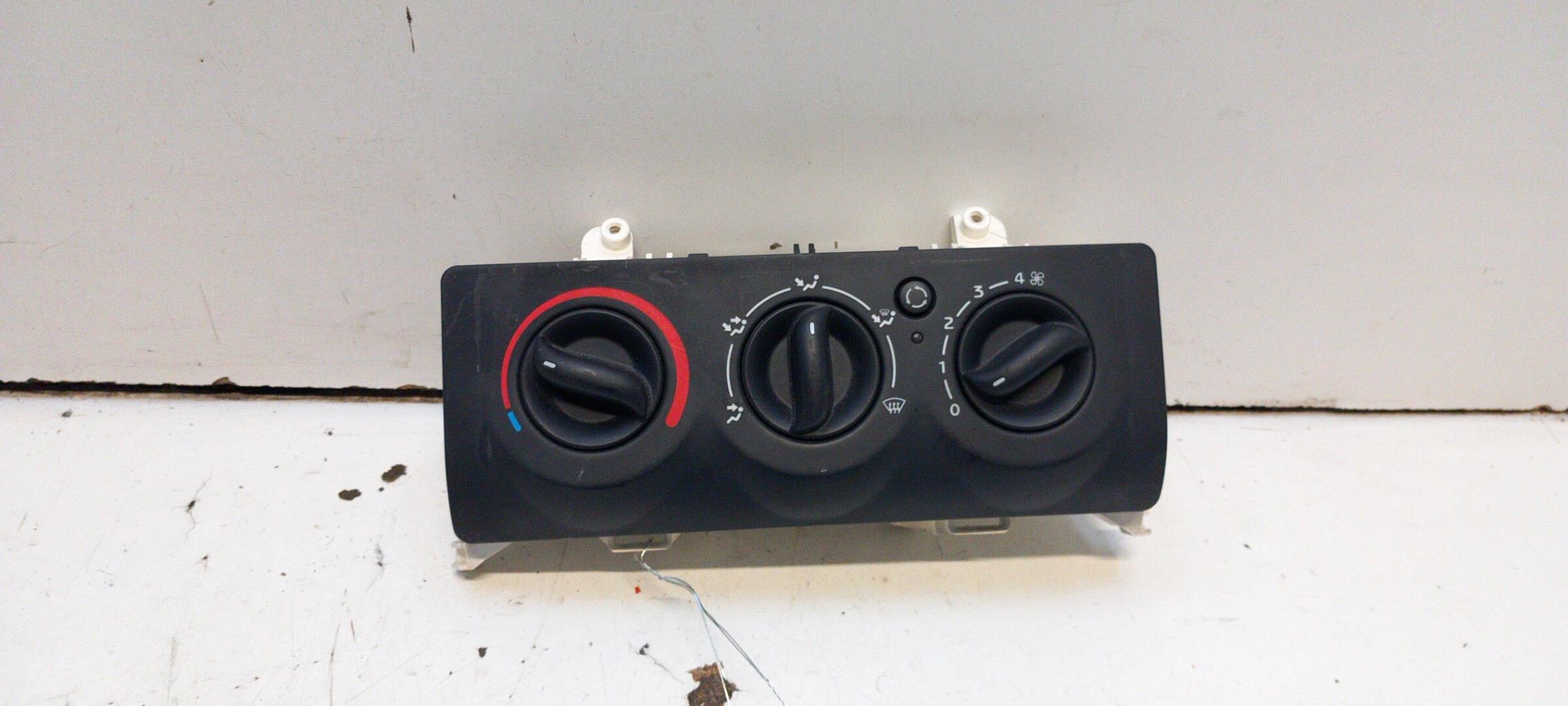 Commande chauffage RENAULT CLIO 2 PHASE 2 Essence - 1