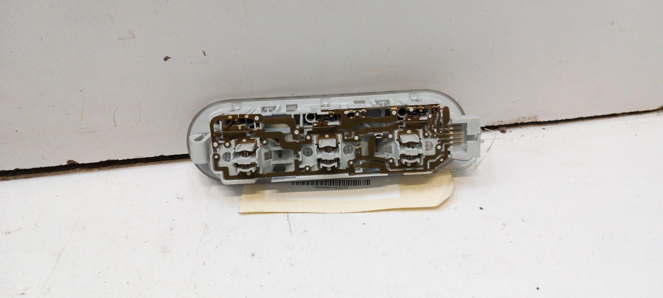 Luce di cortesia NISSAN MICRA 3 PHASE 3 Gasolina - 1