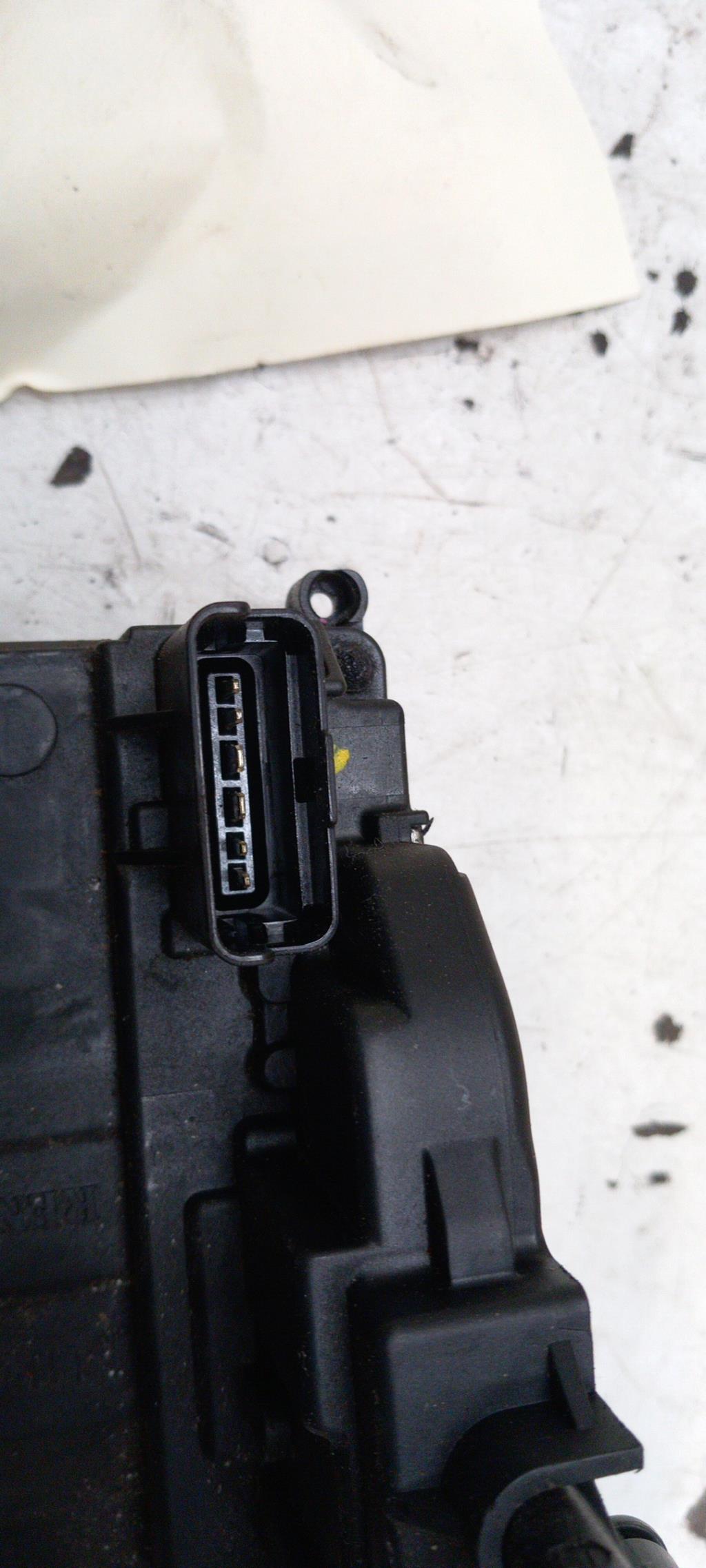 Chiusura centralizzata posteriore sinistra RENAULT LAGUNA 3 PHASE 1 BREAK Diésel - 1