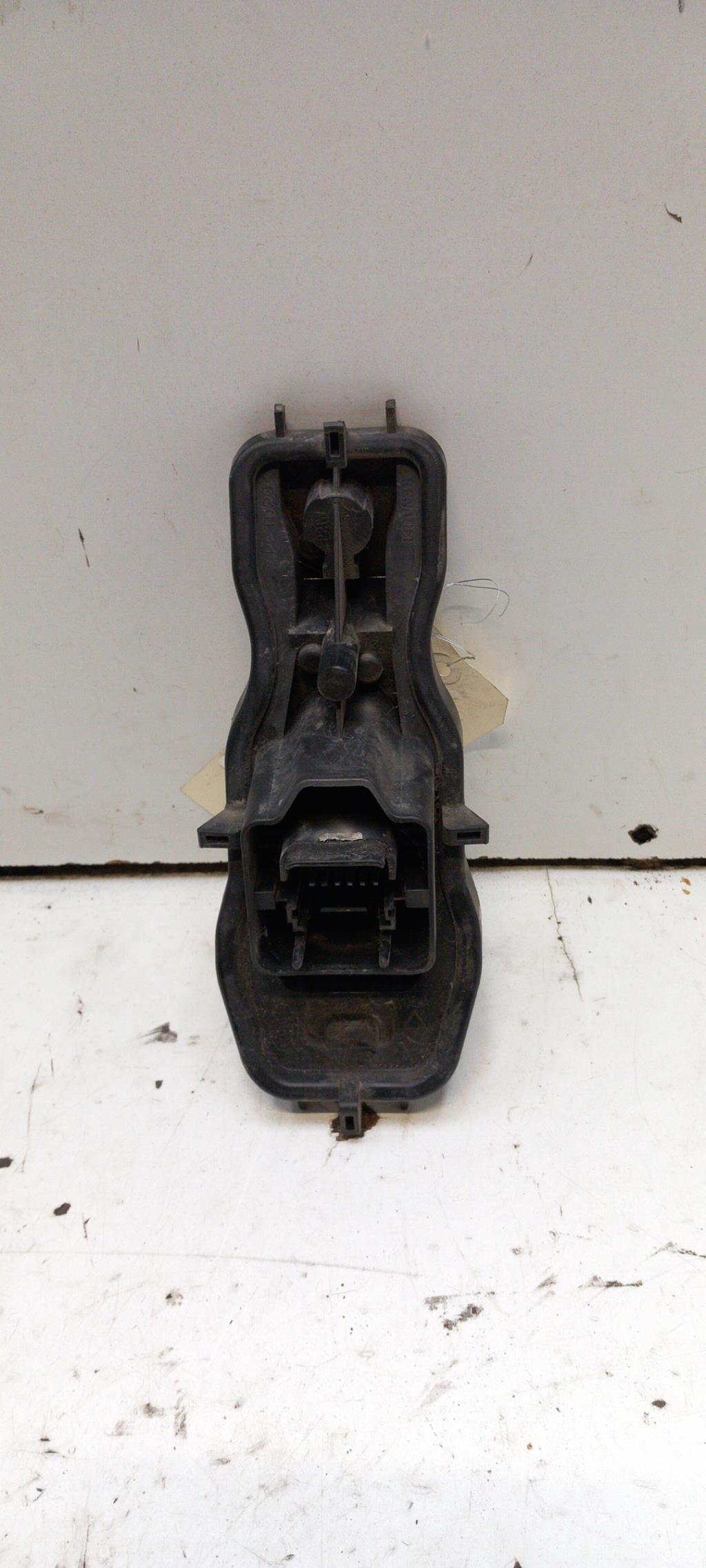 Base portalampade fanale posteriore sinistro RENAULT GRAND SCENIC 2 PHASE 2 Diésel - 1