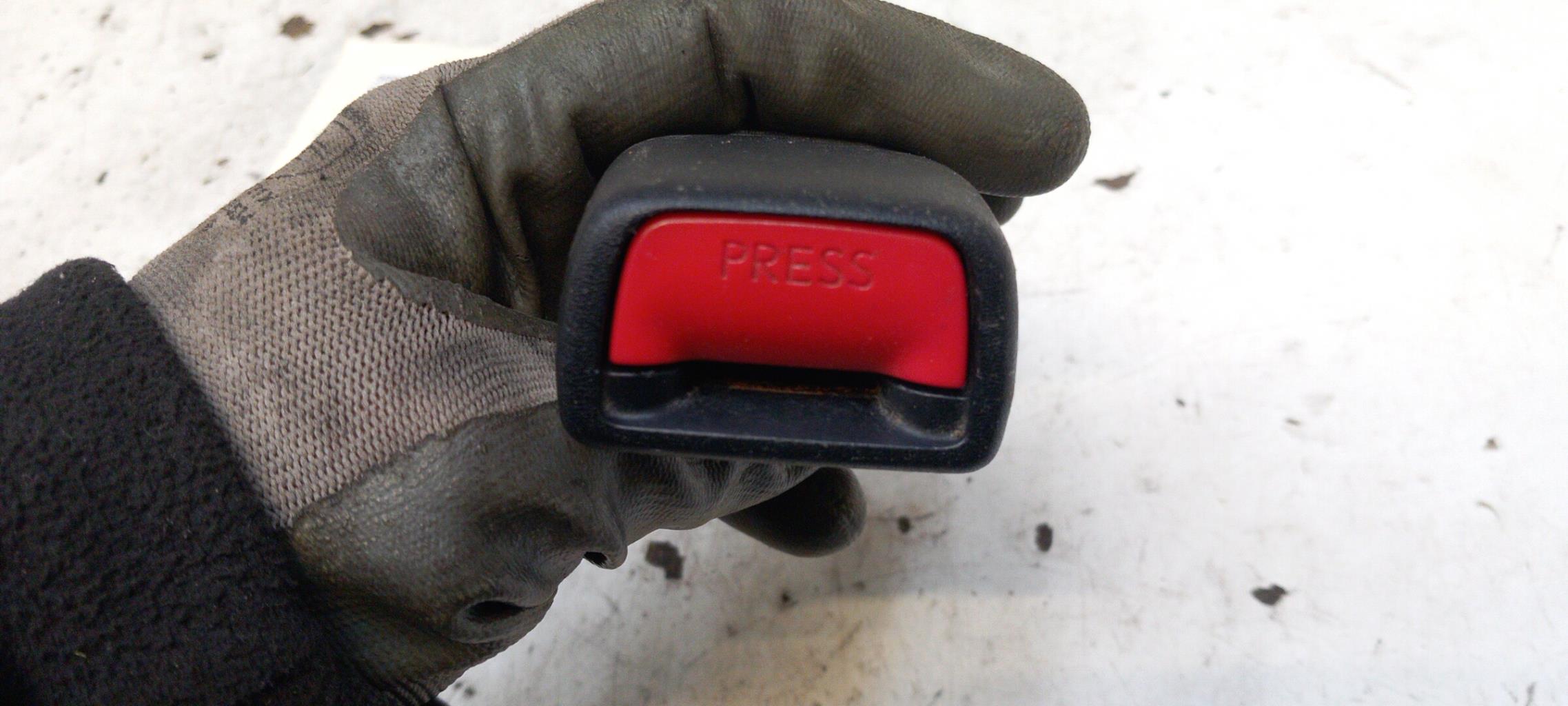 Aggancio cintura sicurezza anteriore destro SUZUKI SWIFT 4 Gasolina - 1