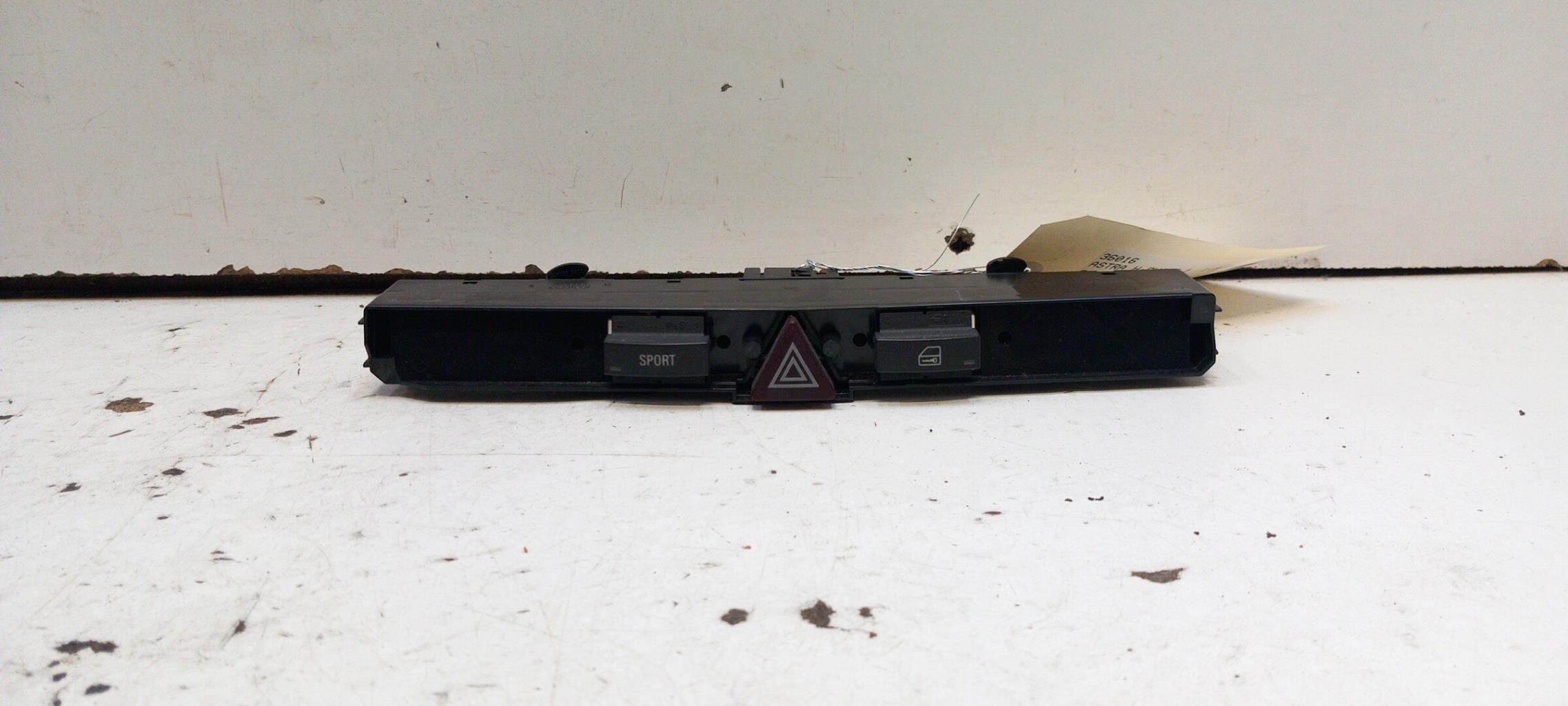 Bouton de warning OPEL ASTRA H PHASE 1 Essence - 1