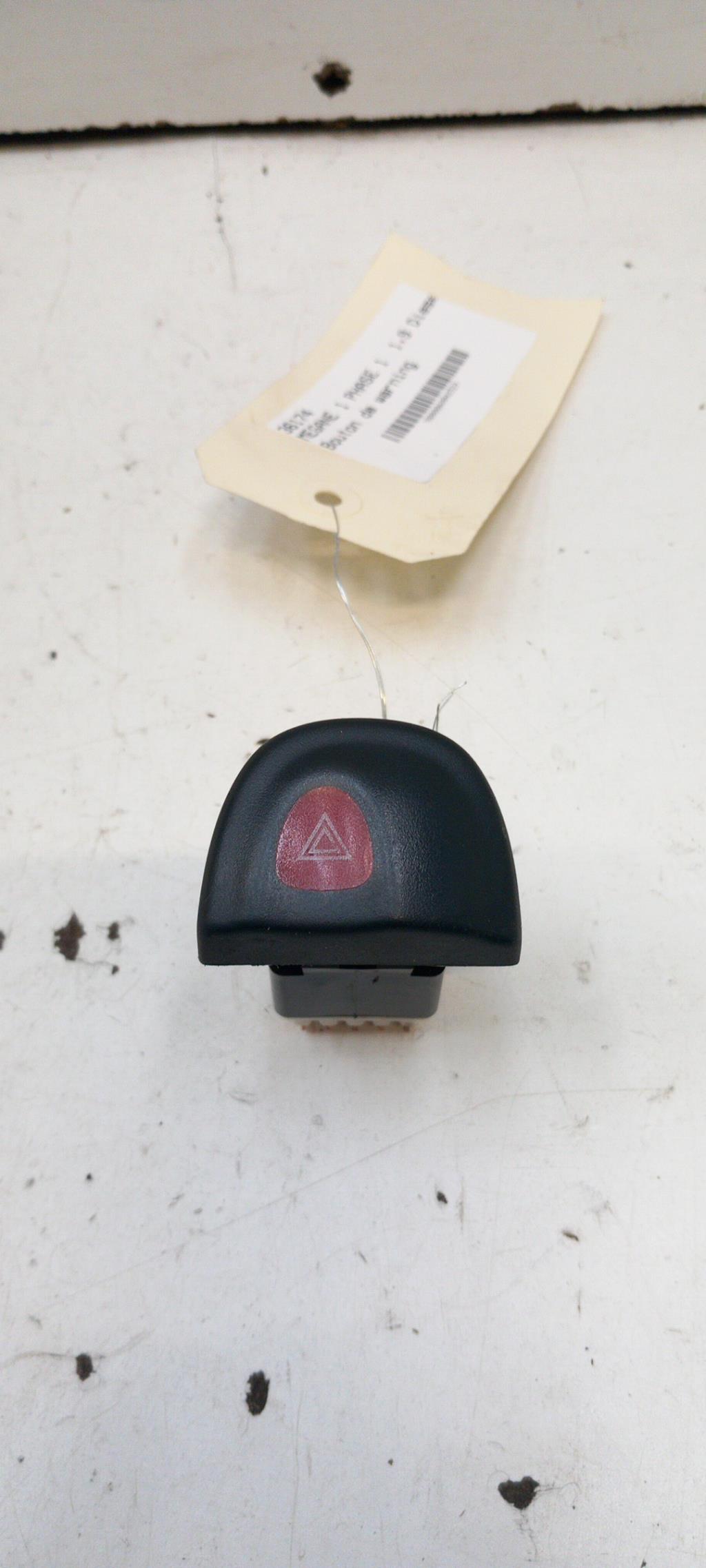Bouton de warning RENAULT MEGANE 1 PHASE 1 Diesel - 1