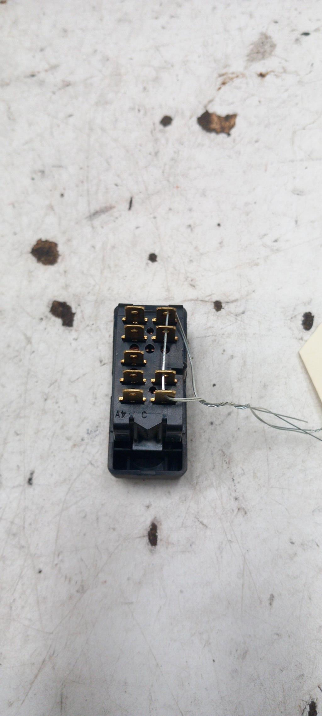 Bouton de warning RENAULT R19 PHASE 2  - 1