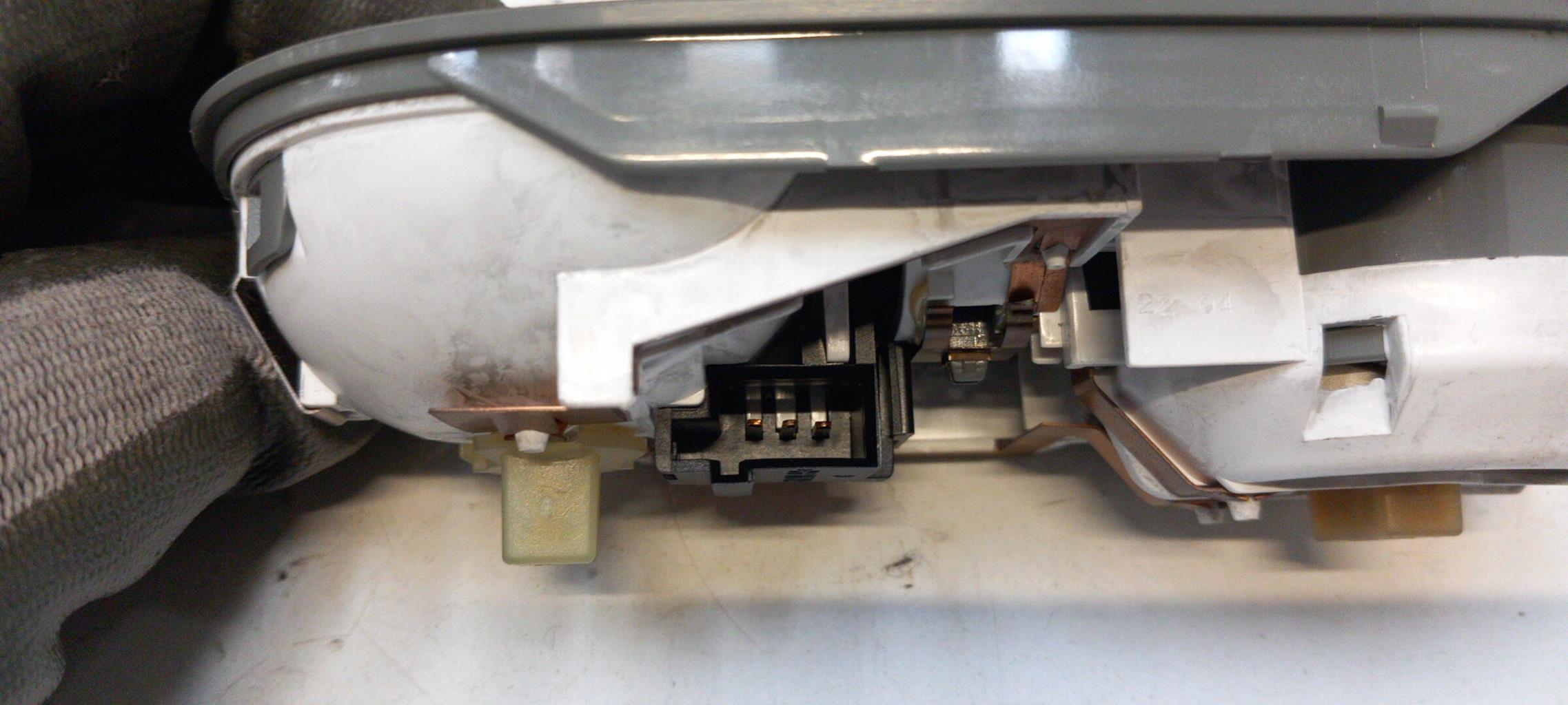 Eclairage de plafonnier RENAULT CLIO 2 PHASE 2 Essence - 1