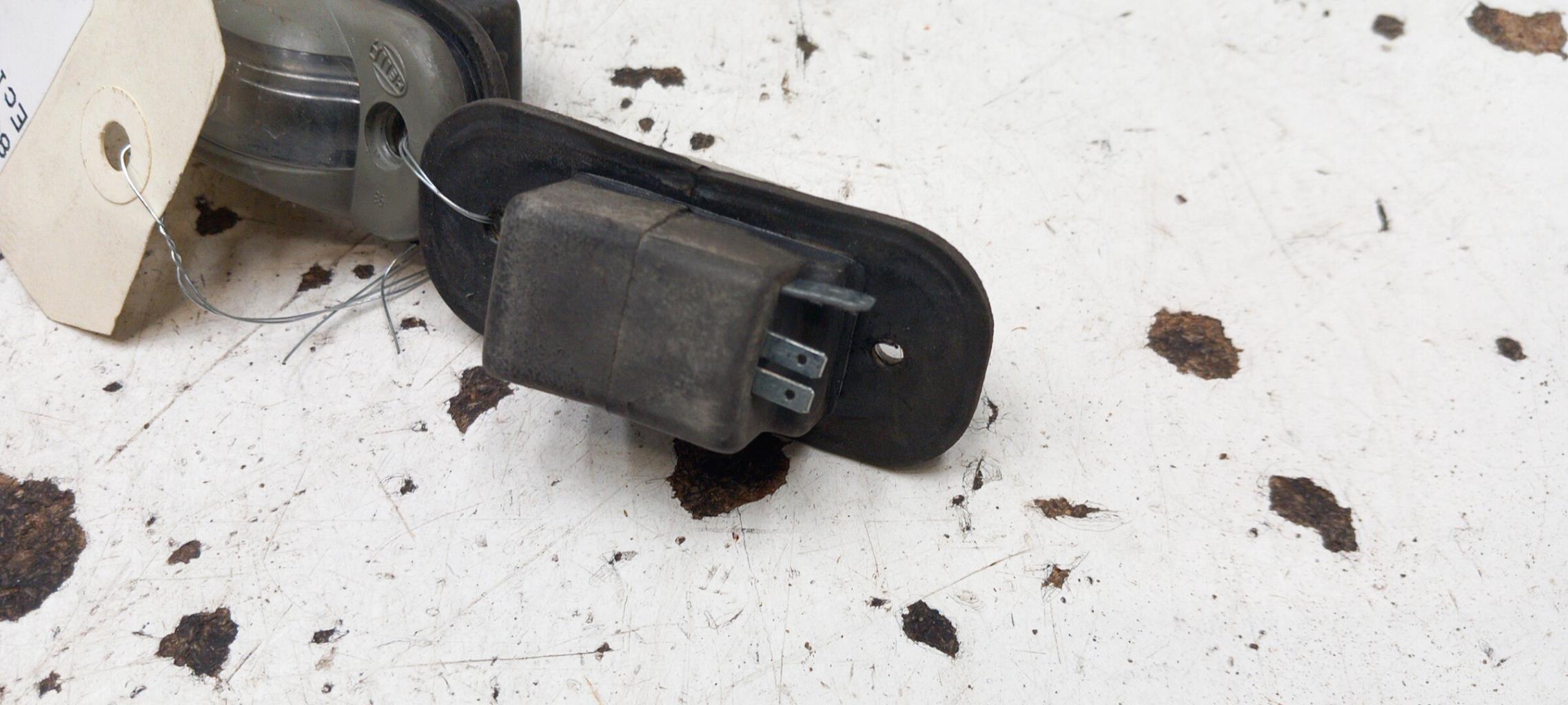 Eclairage de plaque AUDI 80 3 PHASE 2 Essence - 1