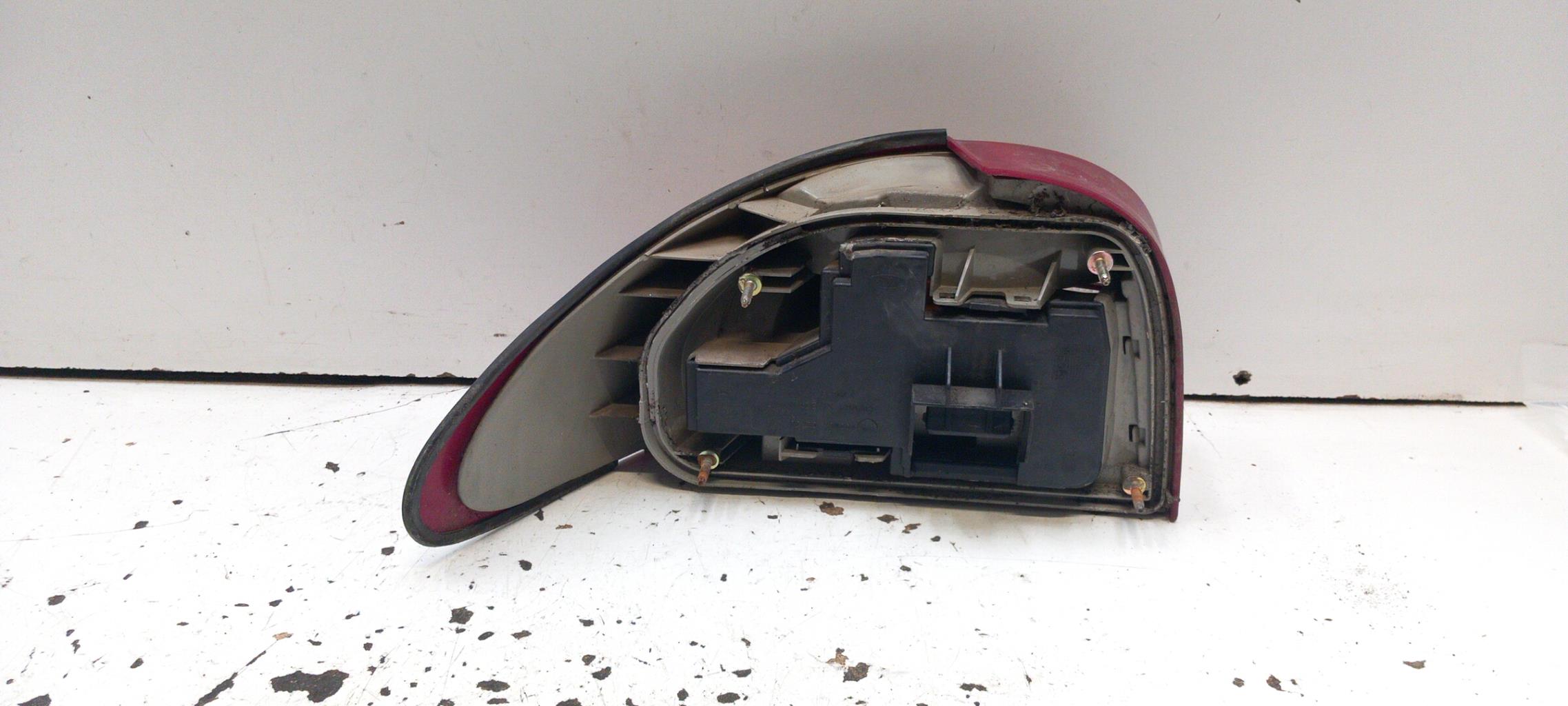 Fanale posteriore principale destro (luci) FORD MONDEO 1 PHASE 1 Diésel - 1