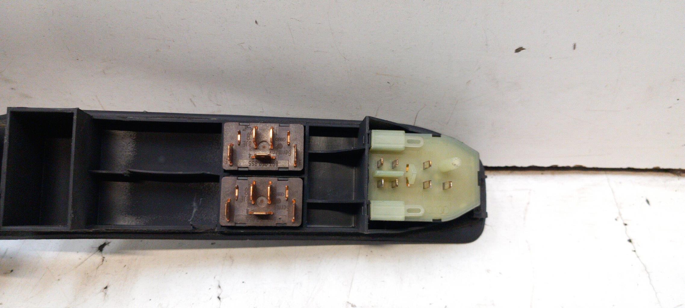 Interrupteur de leve vitre AUDI 80 3 PHASE 2 Essence - 1