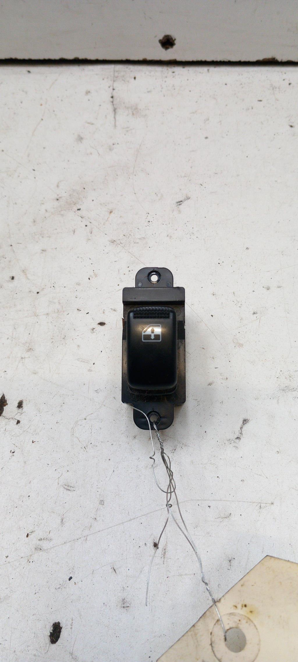 Interruttore lavacristalli posteriore destro KIA RIO 2 PHASE 1 Gasolina - 1