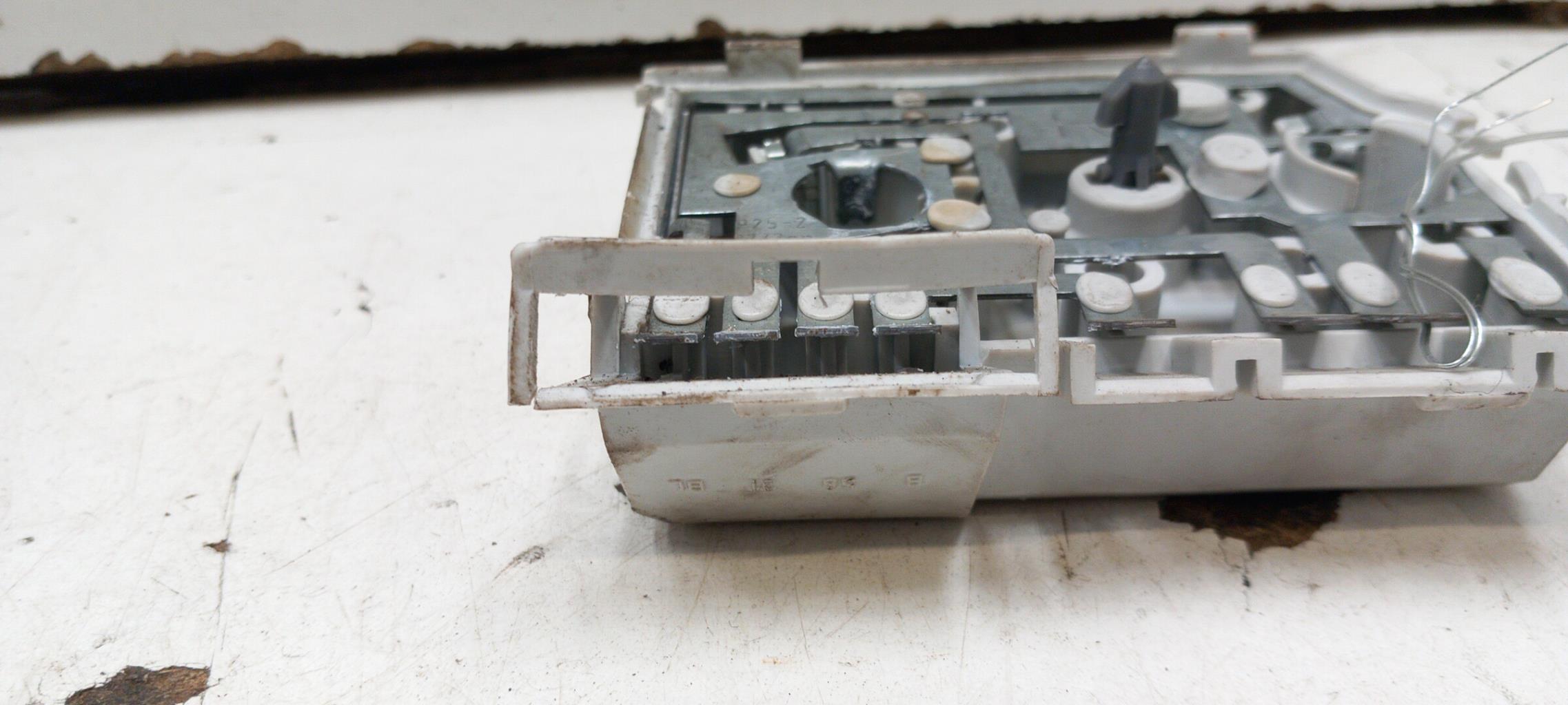 Base portalampade fanale posteriore destro AUDI 80 3 PHASE 1 Gasolina - 1