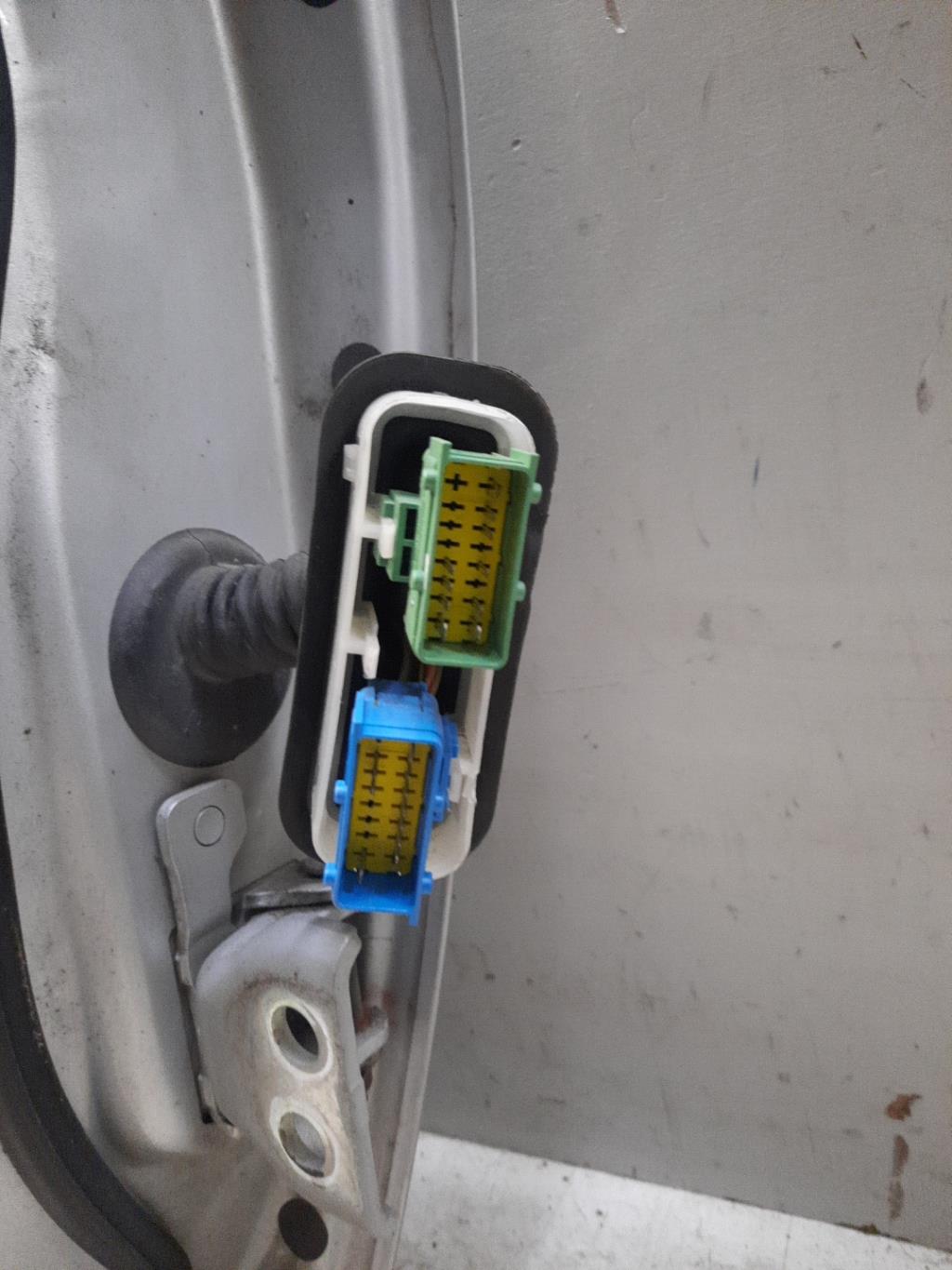 Portiera anteriore sinistra PEUGEOT 308 1 PHASE 1 Diésel - 1