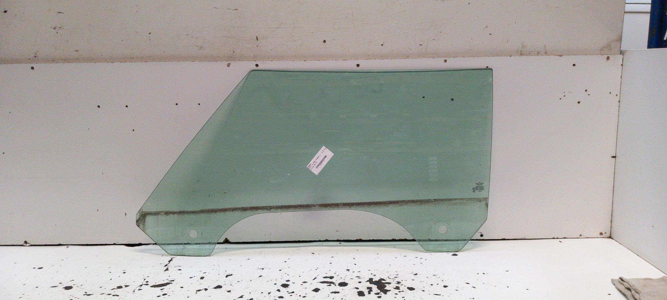 Vitre avant gauche MINI MINI 2 R56 PHASE 1 Diesel - 1