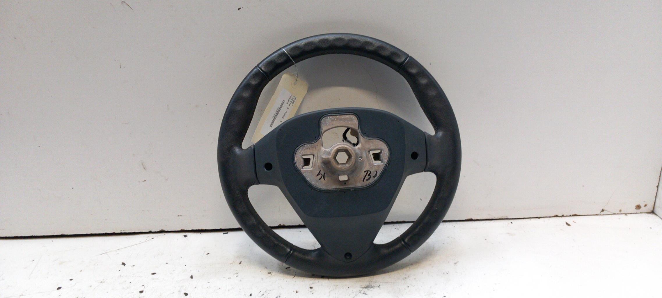 Volant FORD FIESTA 6 PHASE 1 Essence - 1