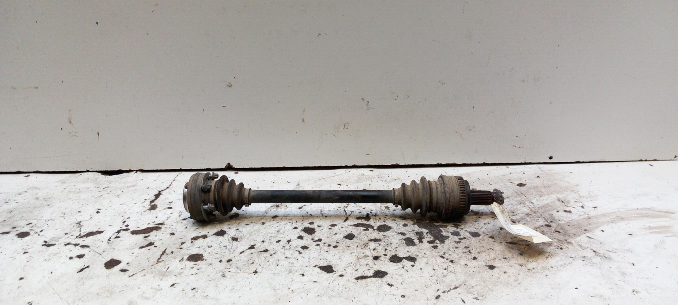 Giunto cardanico posteriore sinistro (trasmissione) BMW SERIE 1 E87 PHASE 1 Diésel - 1