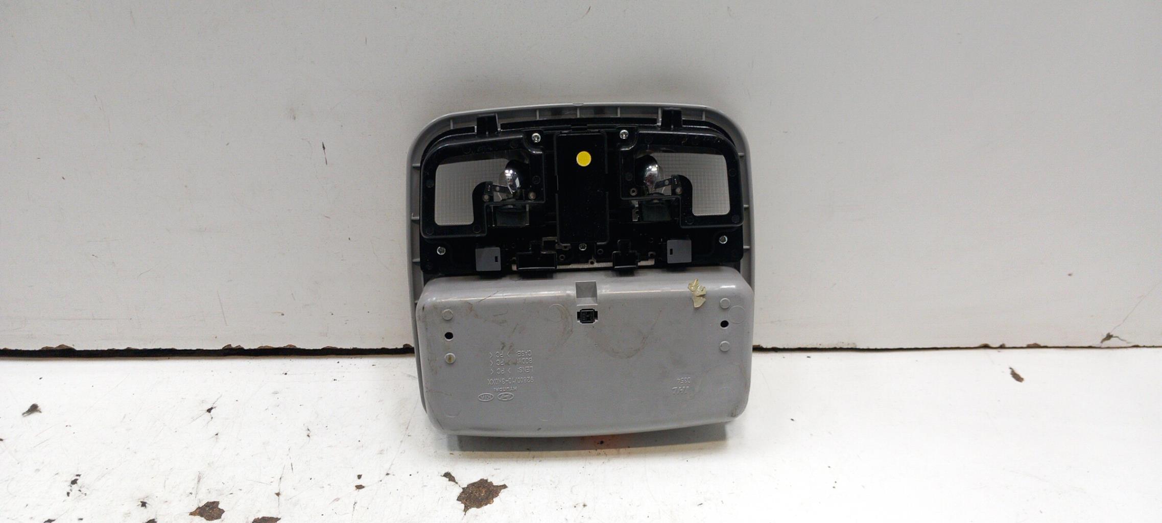 Luce di cortesia HYUNDAI SONATA 5 Gasolina - 1