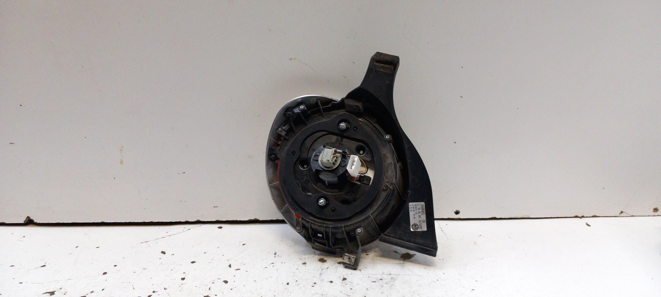 Fanale posteriore principale destro (luci) ALFA ROMEO MITO PHASE 1 Diésel - 1