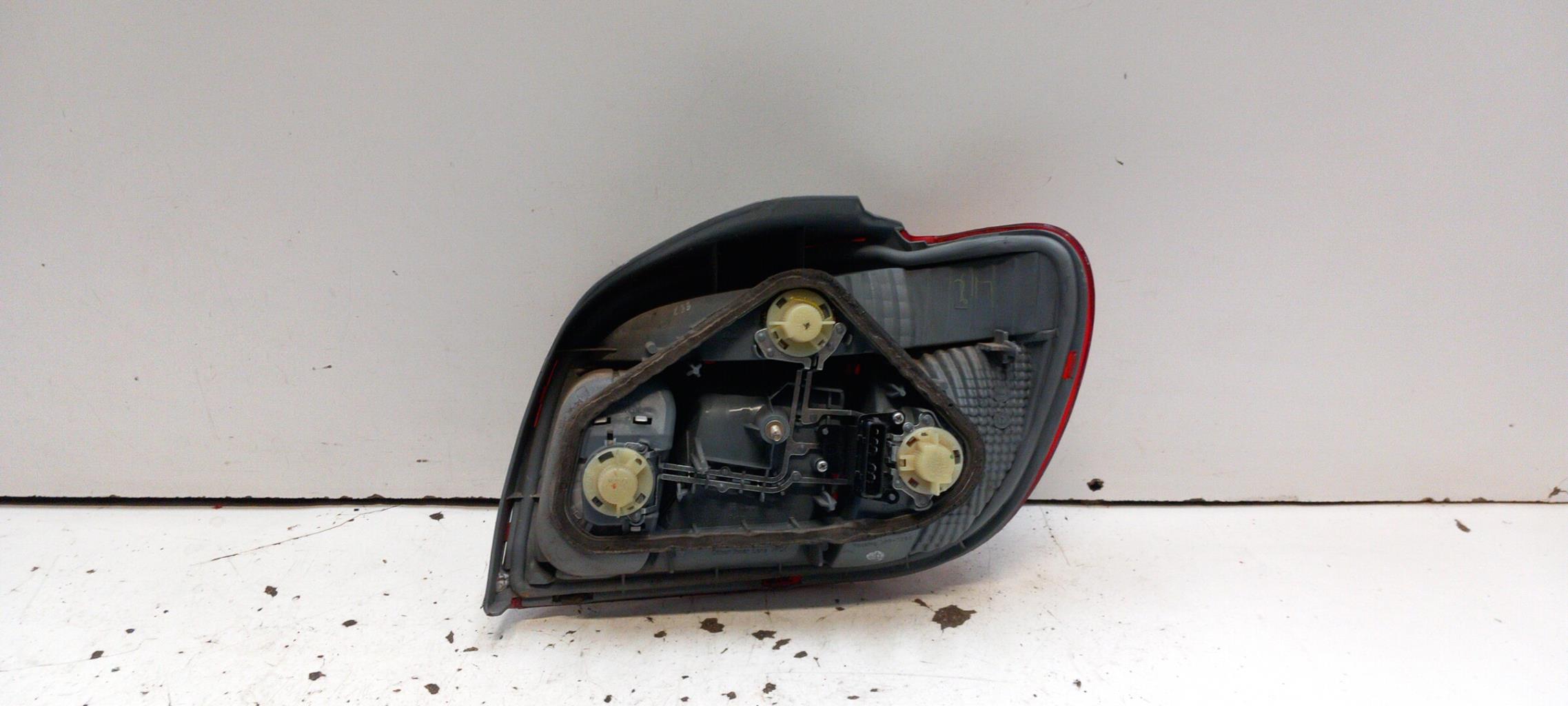 Fanale posteriore principale sinistro (luci) TOYOTA YARIS 1 PHASE 2 Diésel - 1