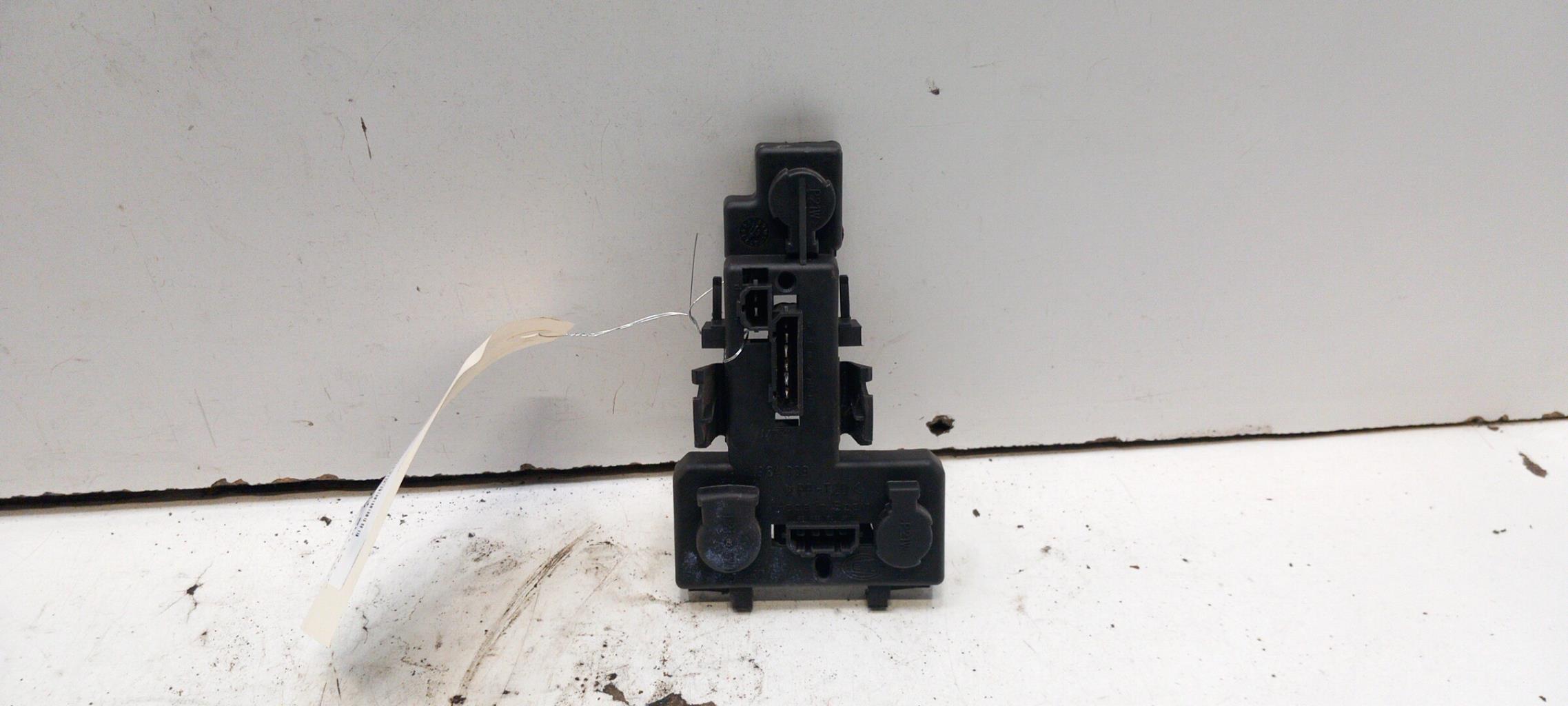 Base portalampade fanale posteriore sinistro SEAT IBIZA 2 PHASE 3 Gasolina - 1