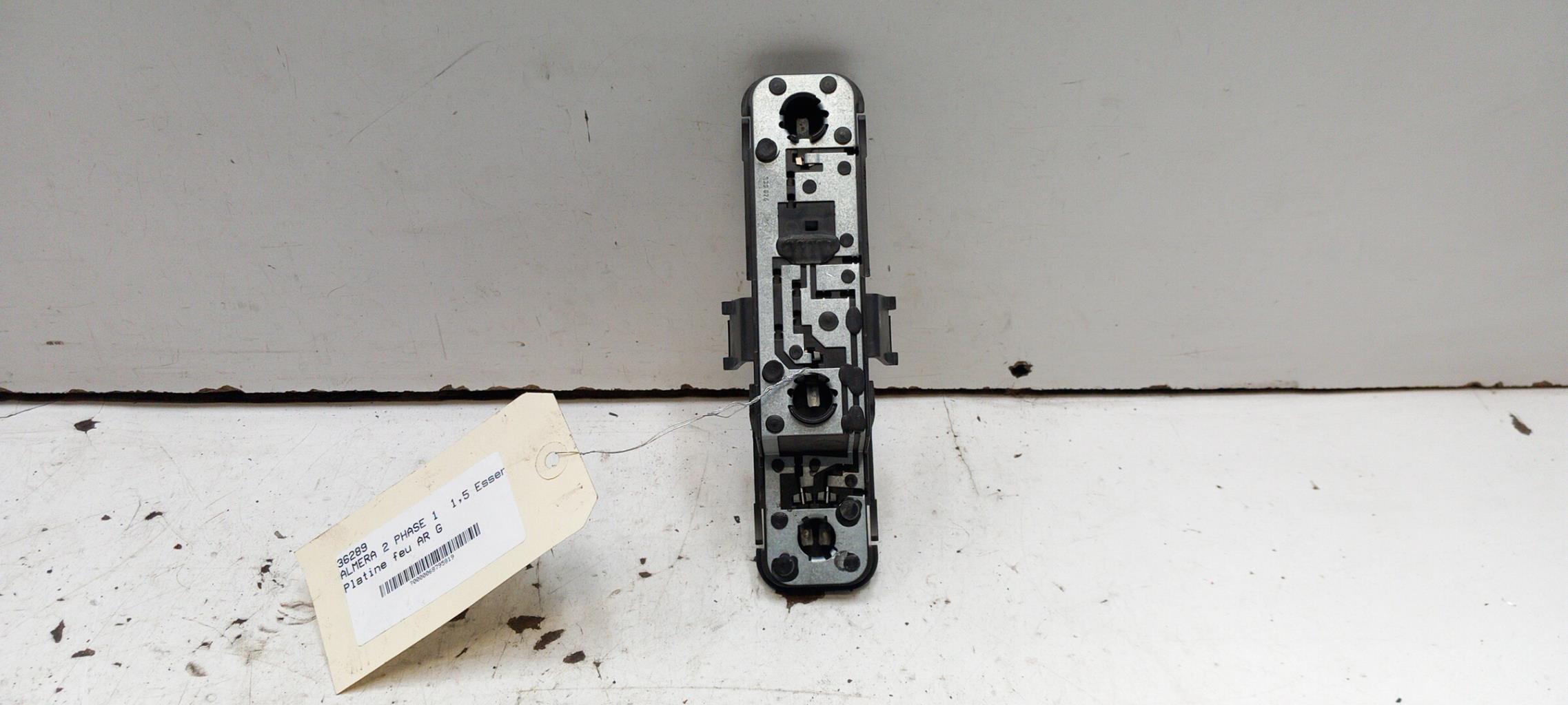 Base portalampade fanale posteriore sinistro NISSAN ALMERA 2 PHASE 1 Gasolina - 1