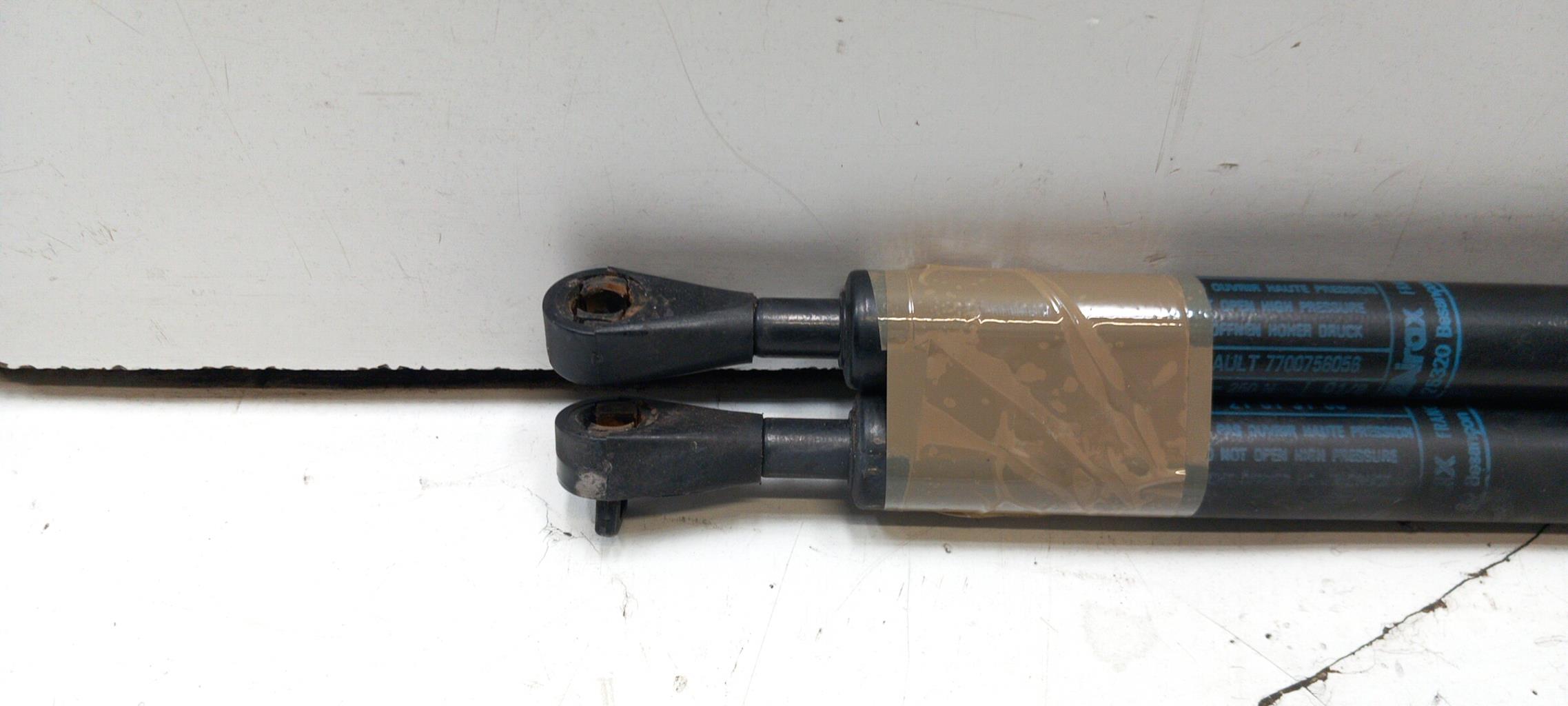 Verin de coffre RENAULT SUPER 5 Essence - 1