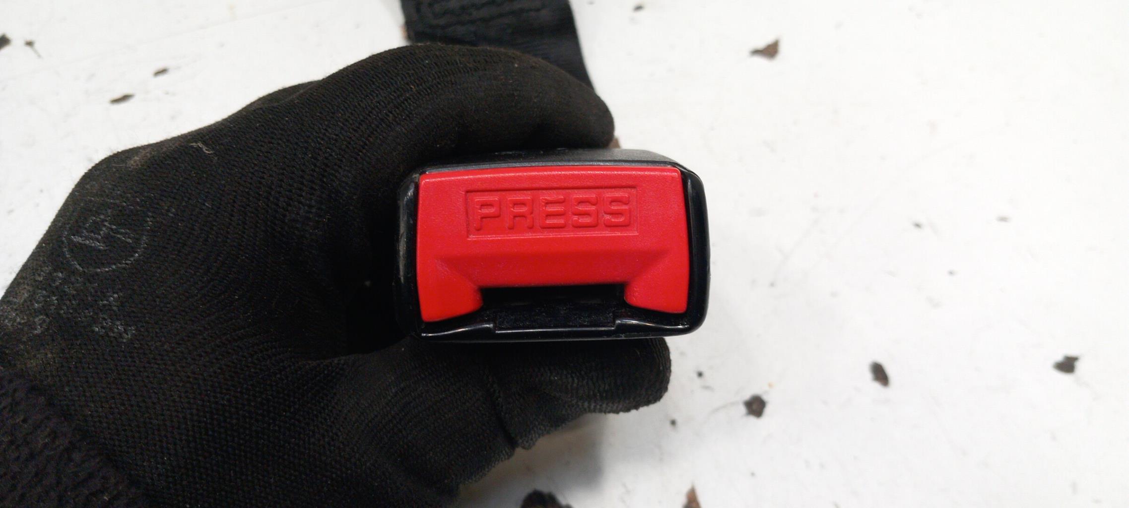 Aggancio cintura sicurezza posteriore destro PEUGEOT 106 PHASE 1 Gasolina - 1