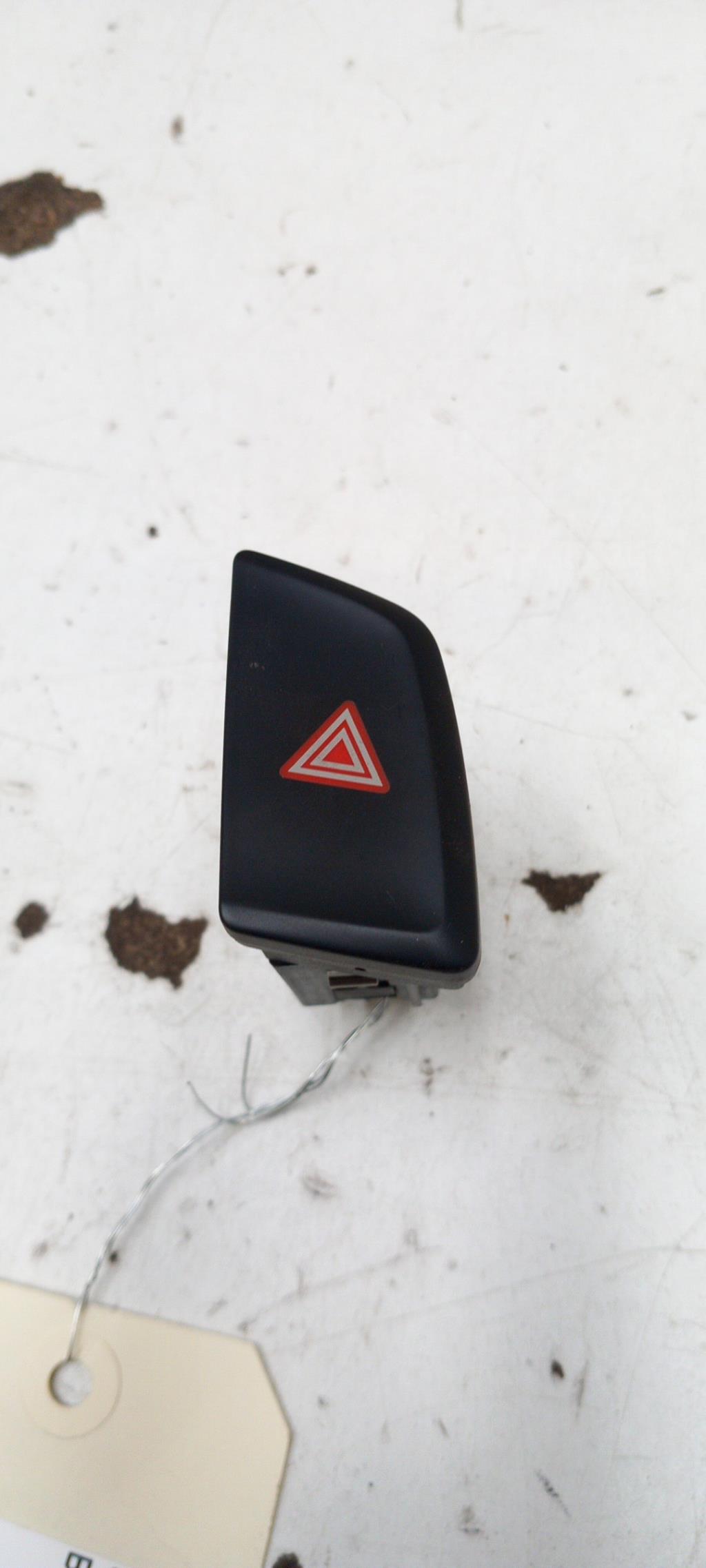 Bouton de warning AUDI Q5 1 PHASE 2 Diesel - 1