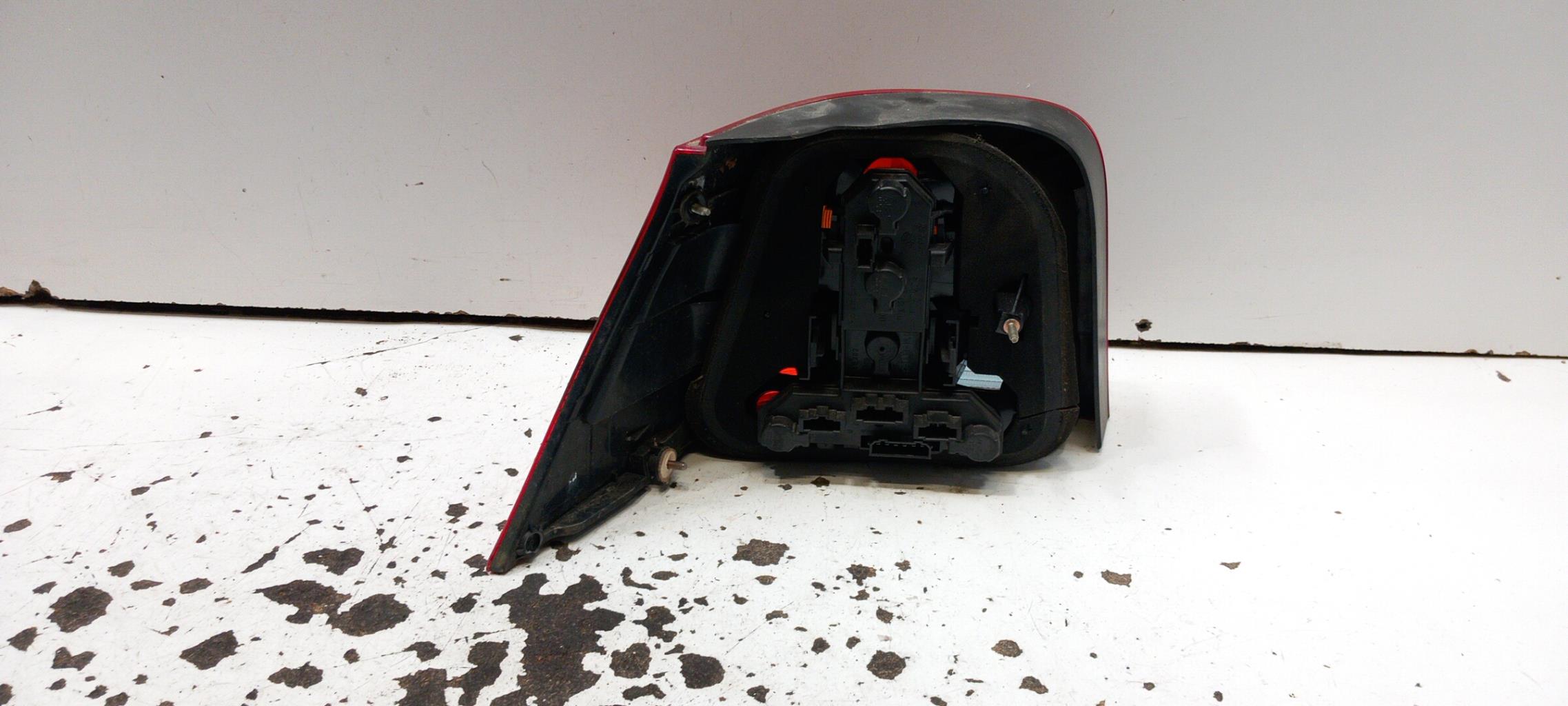 Fanale posteriore principale destro (luci) VOLKSWAGEN GOLF 4 Gasolina - 1
