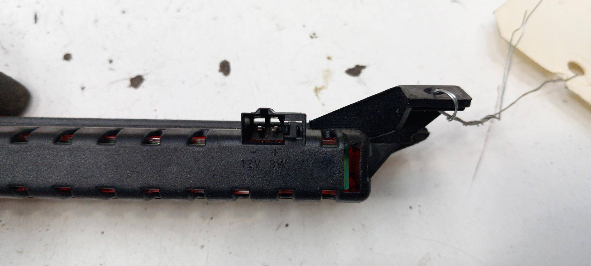 Feu arriere stop central VOLKSWAGEN GOLF 4 Essence - 1